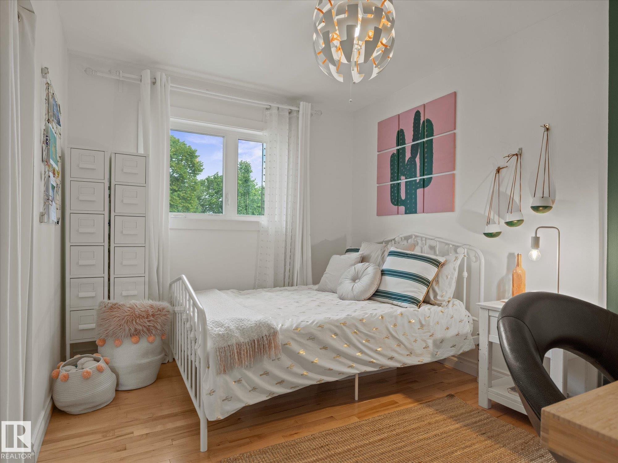 https://zimg.paragon.ice.com/ParagonImages/Property/PM/RAE/225409378/19/0/0/439731efebeda6af8c1148ec7feb757d/1/3bf48a60b6e16e24a3c273a05d083d31/225409378-6ff50a55-33e5-42d6-8a8d-261ca4149961.JPG