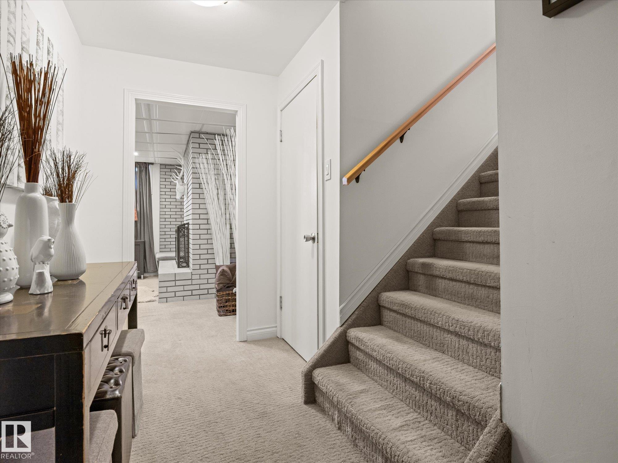 https://zimg.paragon.ice.com/ParagonImages/Property/PM/RAE/225409378/26/0/0/74a56f9a6523286a62b94a4c1d785afb/1/3bf48a60b6e16e24a3c273a05d083d31/225409378-6d8eb7f0-2be5-4388-8fb5-806040b2b293.JPG