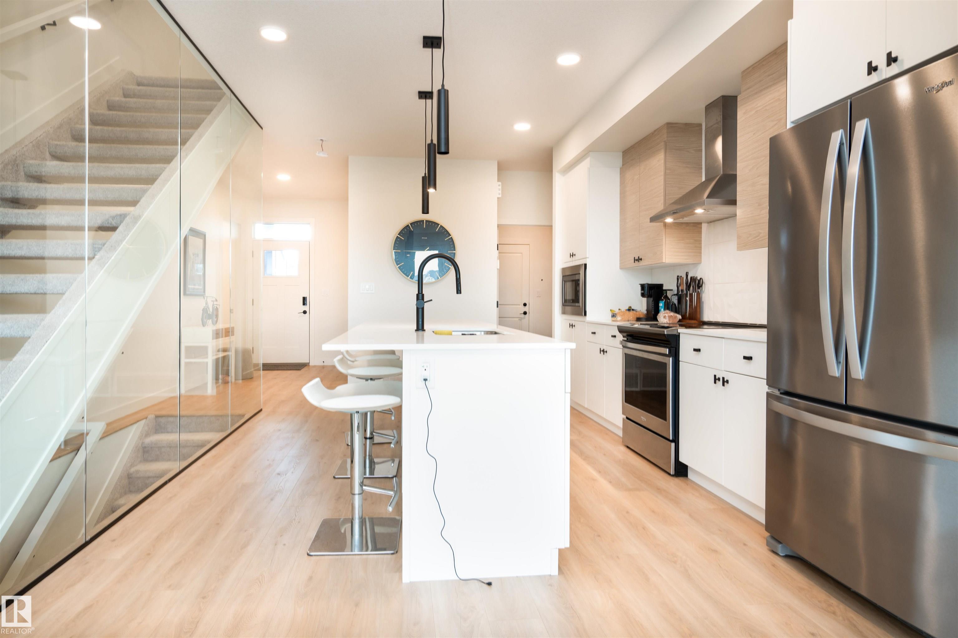 Photo 12 at 1091 Eaton Road NW, Edgemont, Edmonton