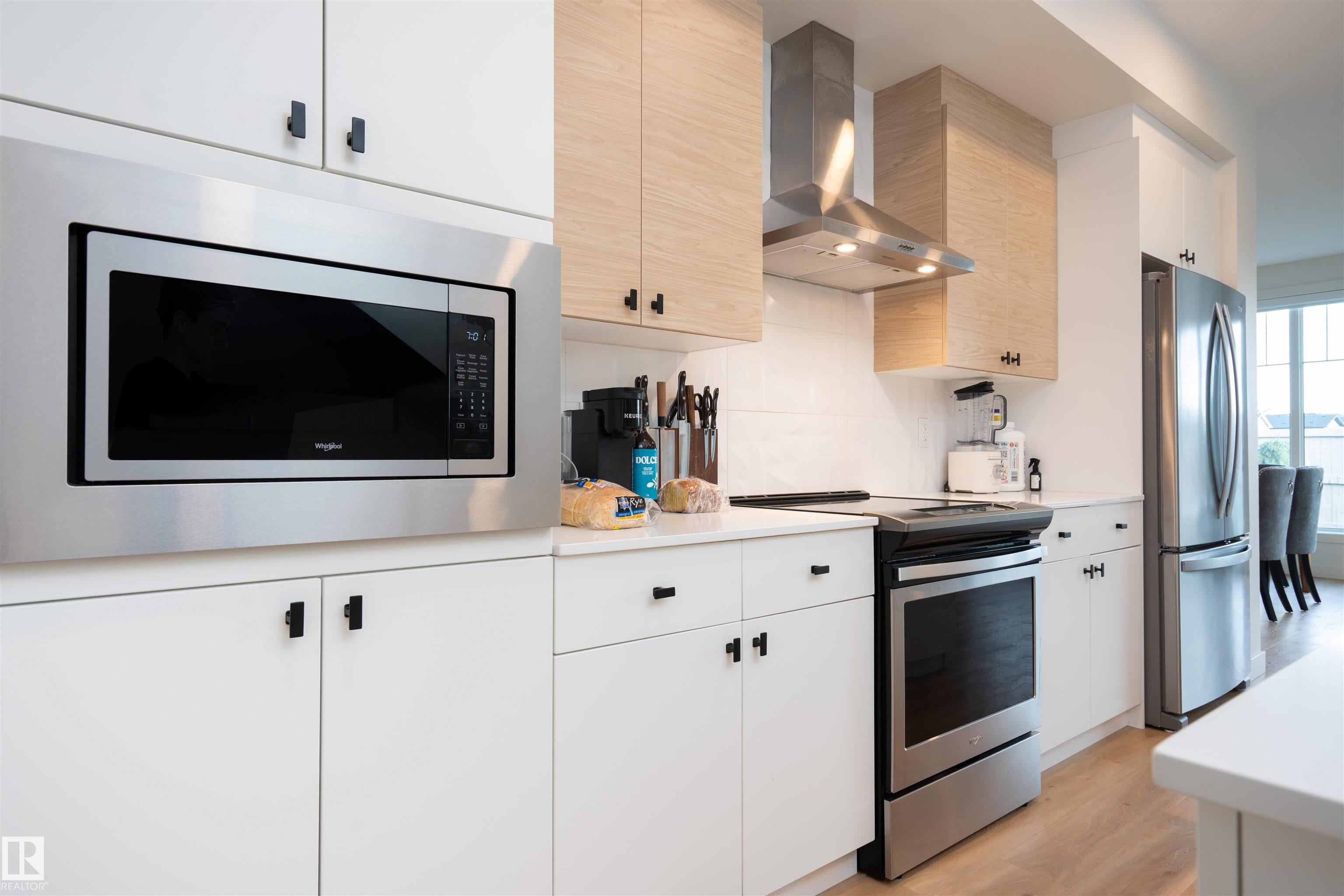 Photo 13 at 1091 Eaton Road NW, Edgemont, Edmonton