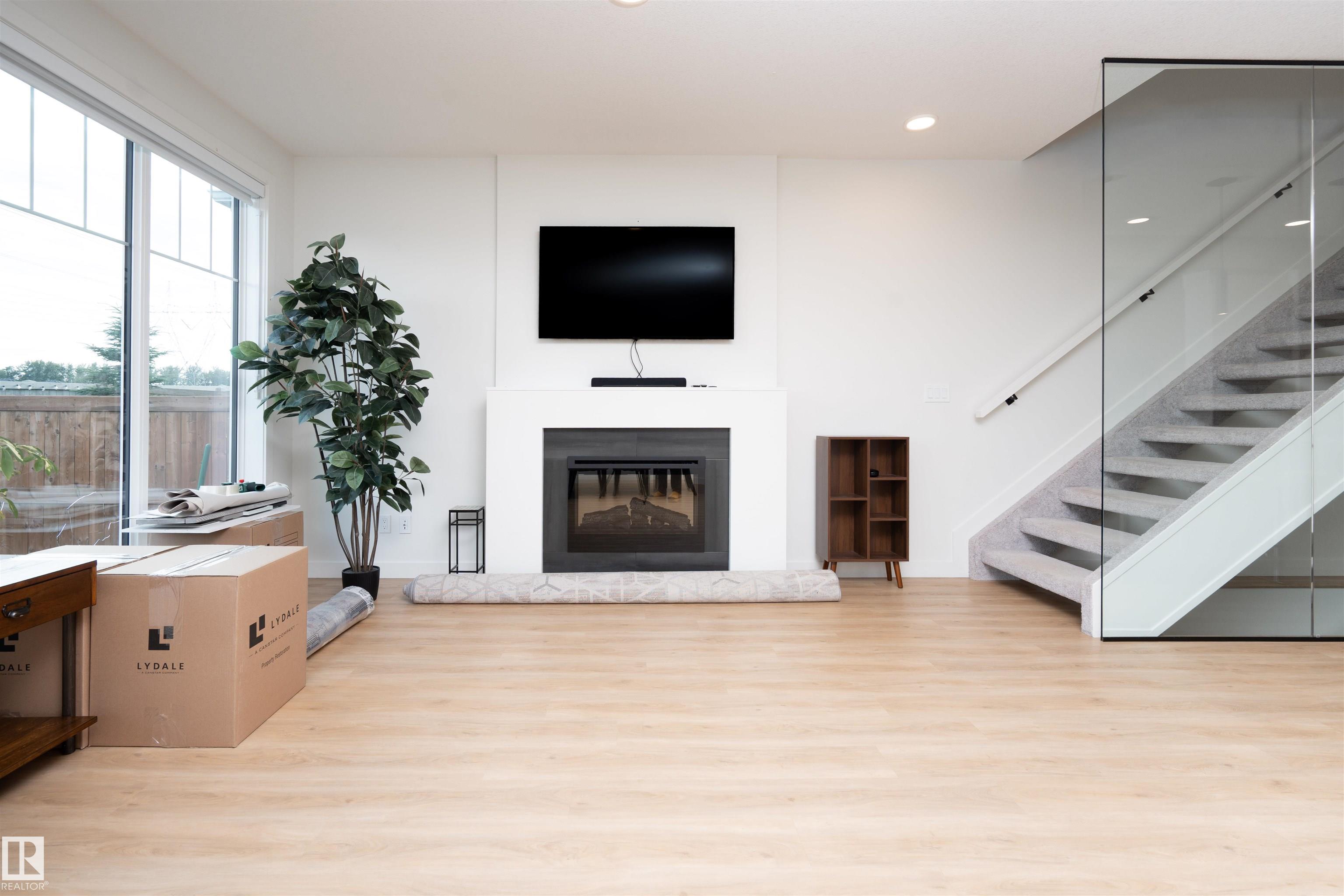 Photo 16 at 1091 Eaton Road NW, Edgemont, Edmonton