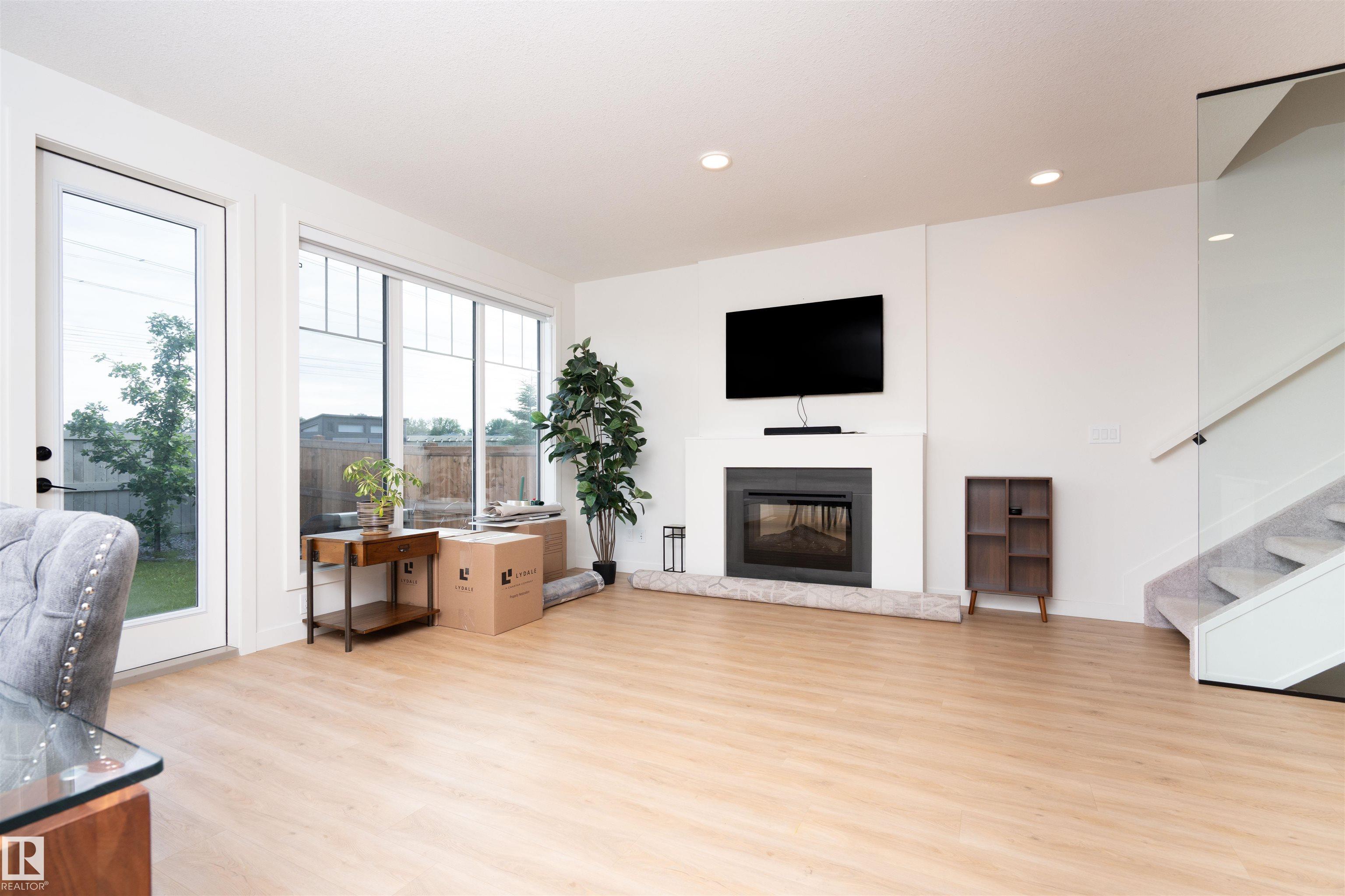 Photo 17 at 1091 Eaton Road NW, Edgemont, Edmonton