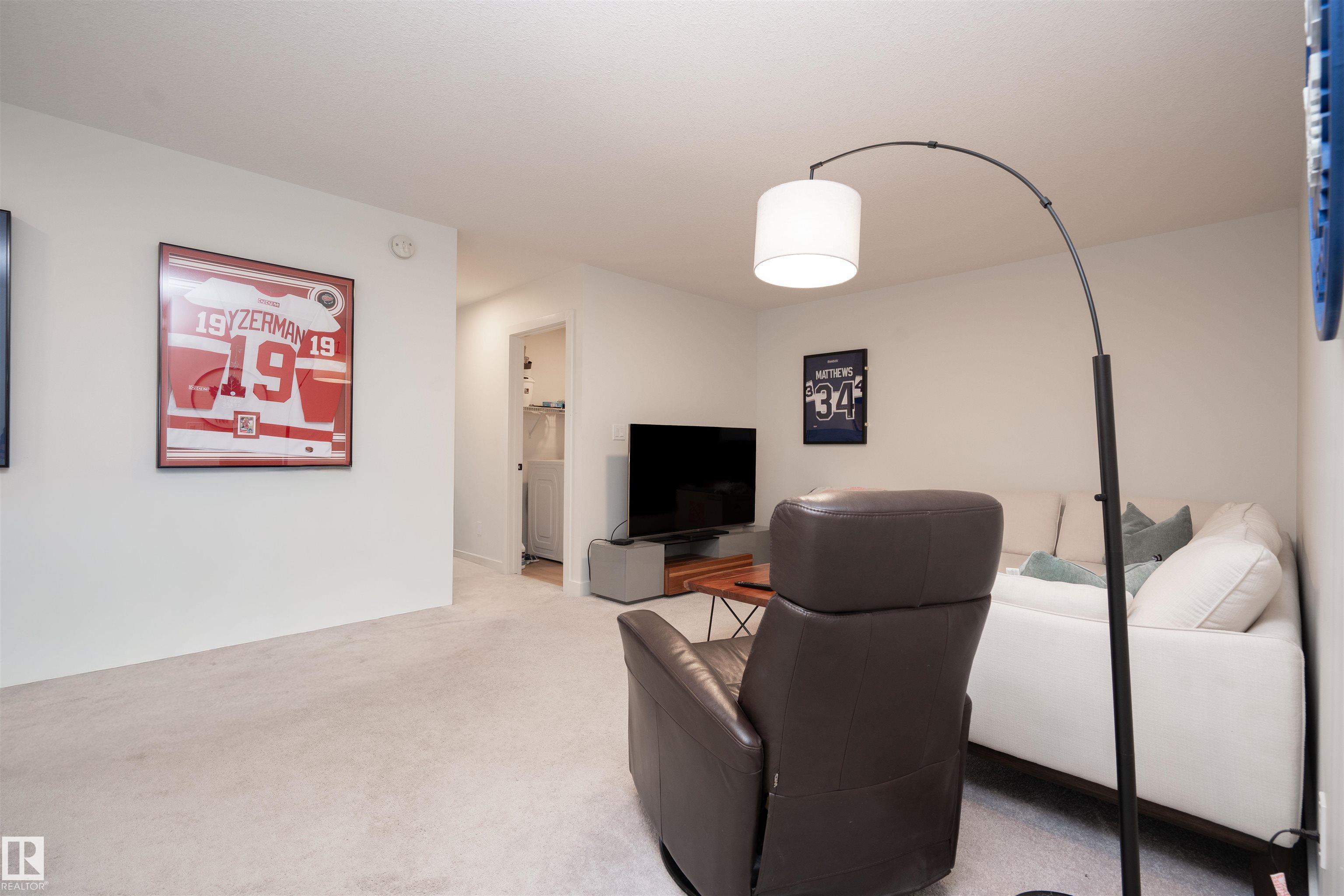 https://zimg.paragon.ice.com/ParagonImages/Property/PM/RAE/225409422/24/0/0/469e1441811fb42b5f80a1e54f1e67b5/1/87735120b4f9c37ebaf876abcc16b3c4/225409422-fb446705-505f-4709-8be8-ad1a55959d15.JPG