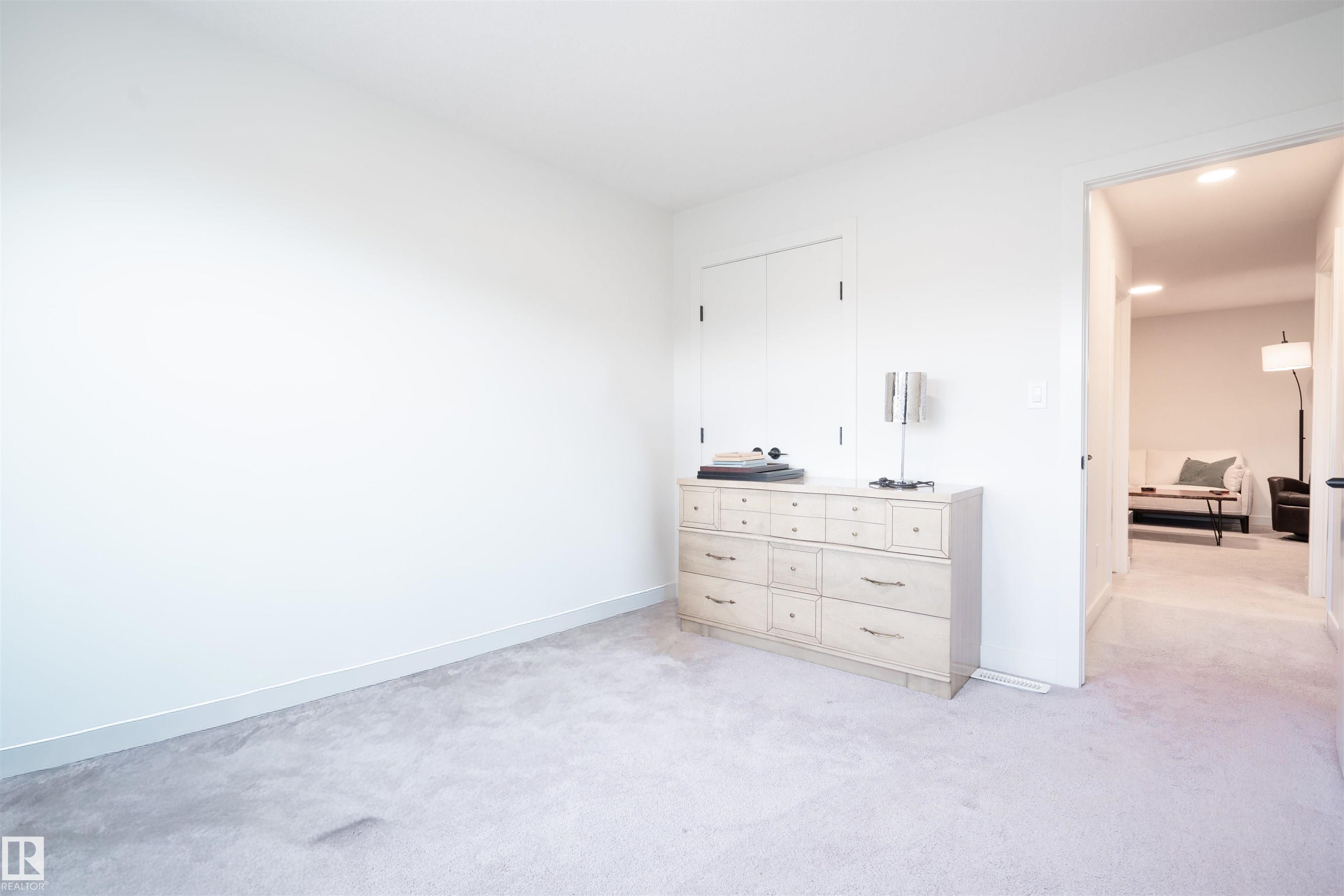 https://zimg.paragon.ice.com/ParagonImages/Property/PM/RAE/225409422/37/0/0/c4201ee9e2688a17bd4344a9ed9a7e43/1/87735120b4f9c37ebaf876abcc16b3c4/225409422-45804a15-9b19-477c-becd-c894cd25e017.JPG