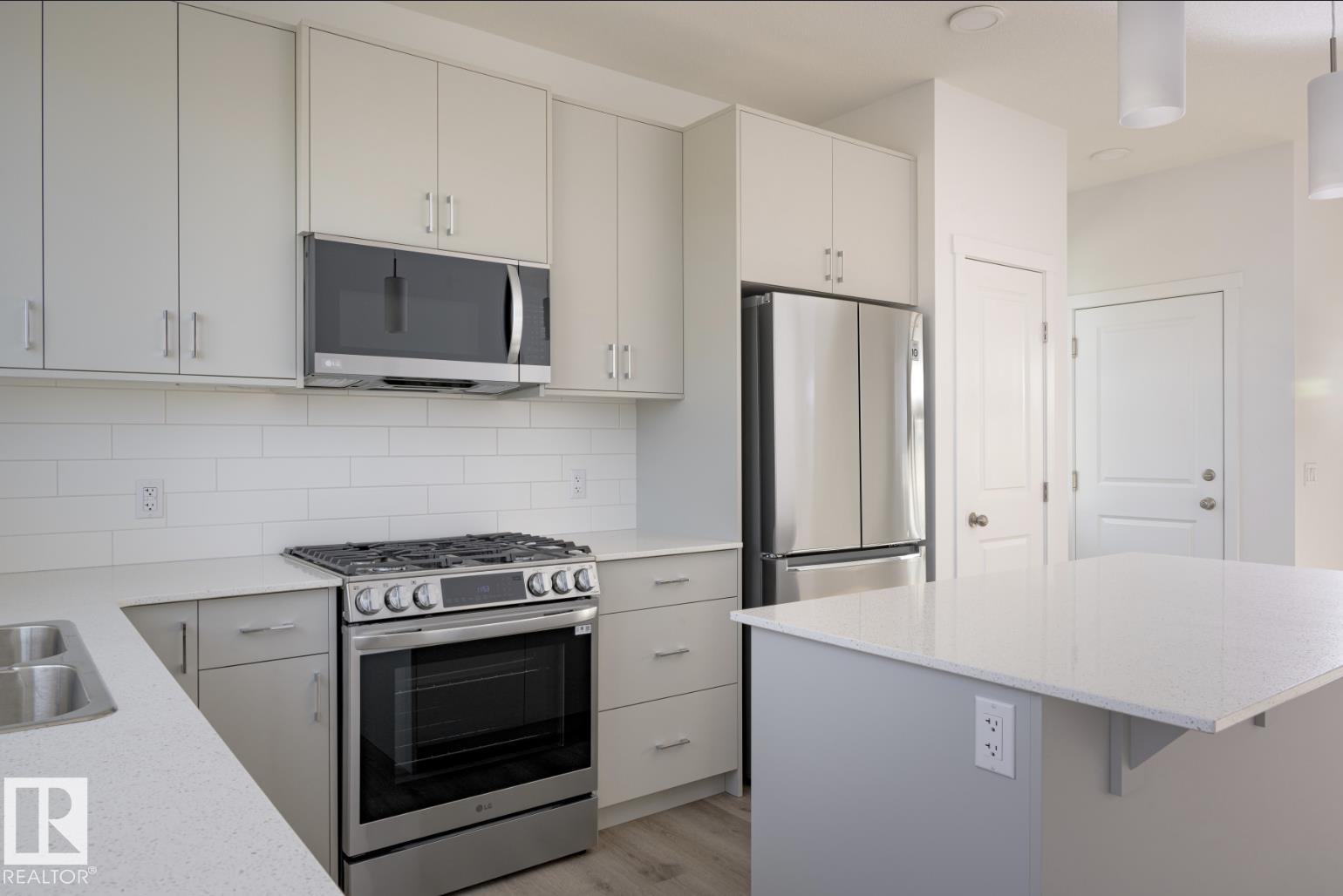 https://zimg.paragon.ice.com/ParagonImages/Property/PM/RAE/225409444/7/0/0/8e67f7ad62deb90e068327d3852115a9/1/58a33454c698c682cdcbc9f1ec770307/225409444-3b4ce477-85ab-4354-835b-a374fc60ab6f.JPG
