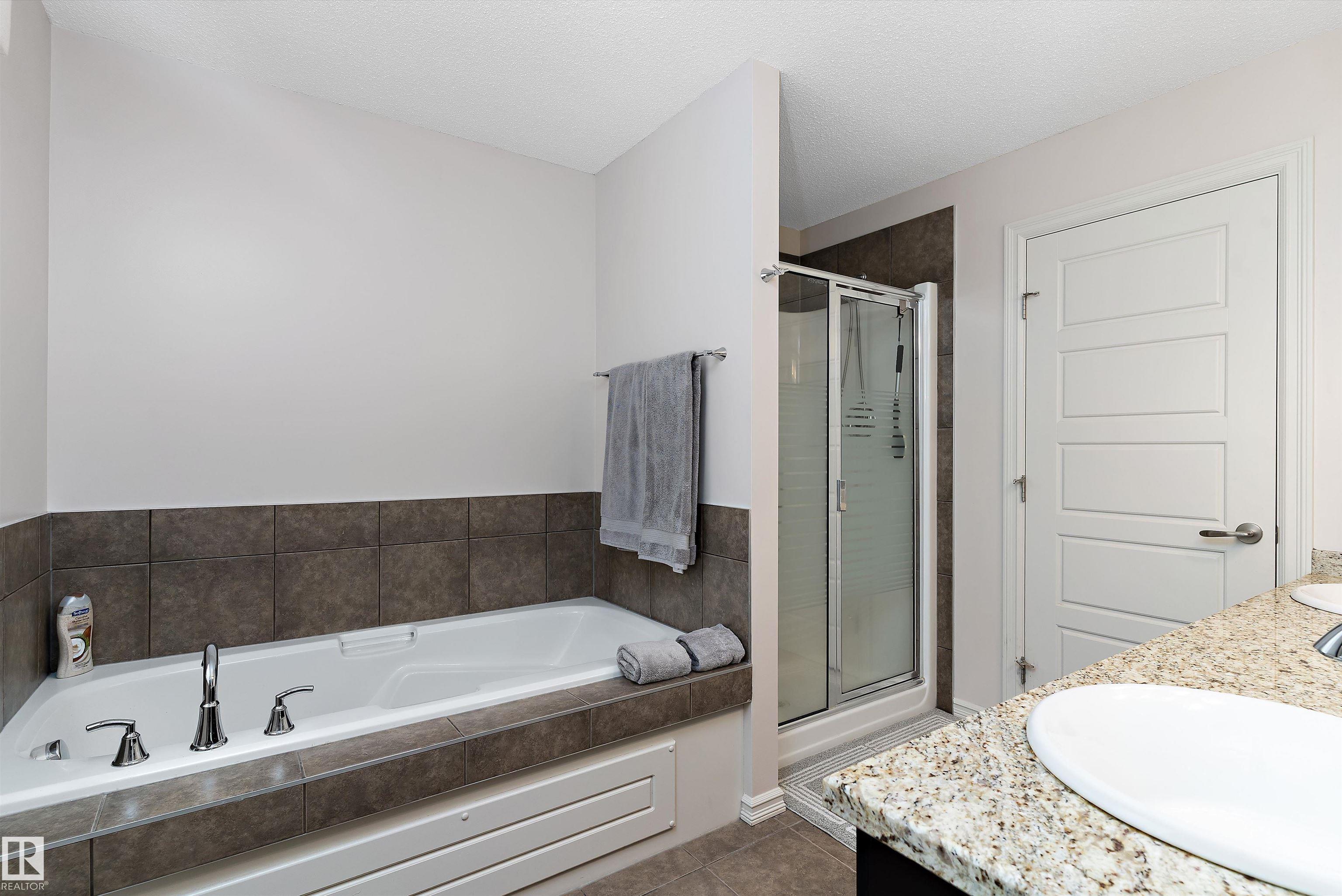 Photo 38 at 1097 Armitage Crescent SW, Ambleside, Edmonton