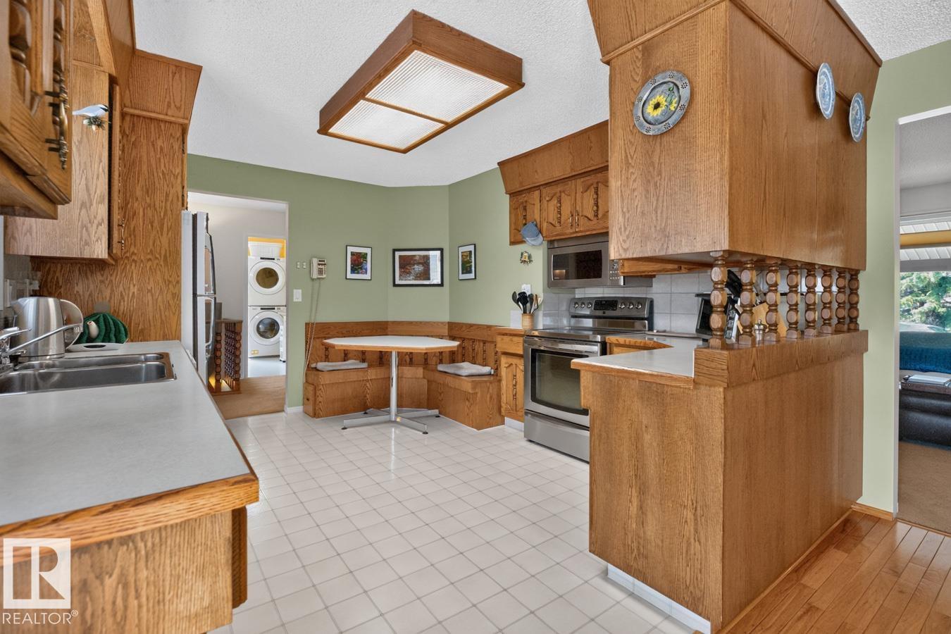 Photo 9 at 3 Hummingbird Court, Brentwood, Sherwood Park