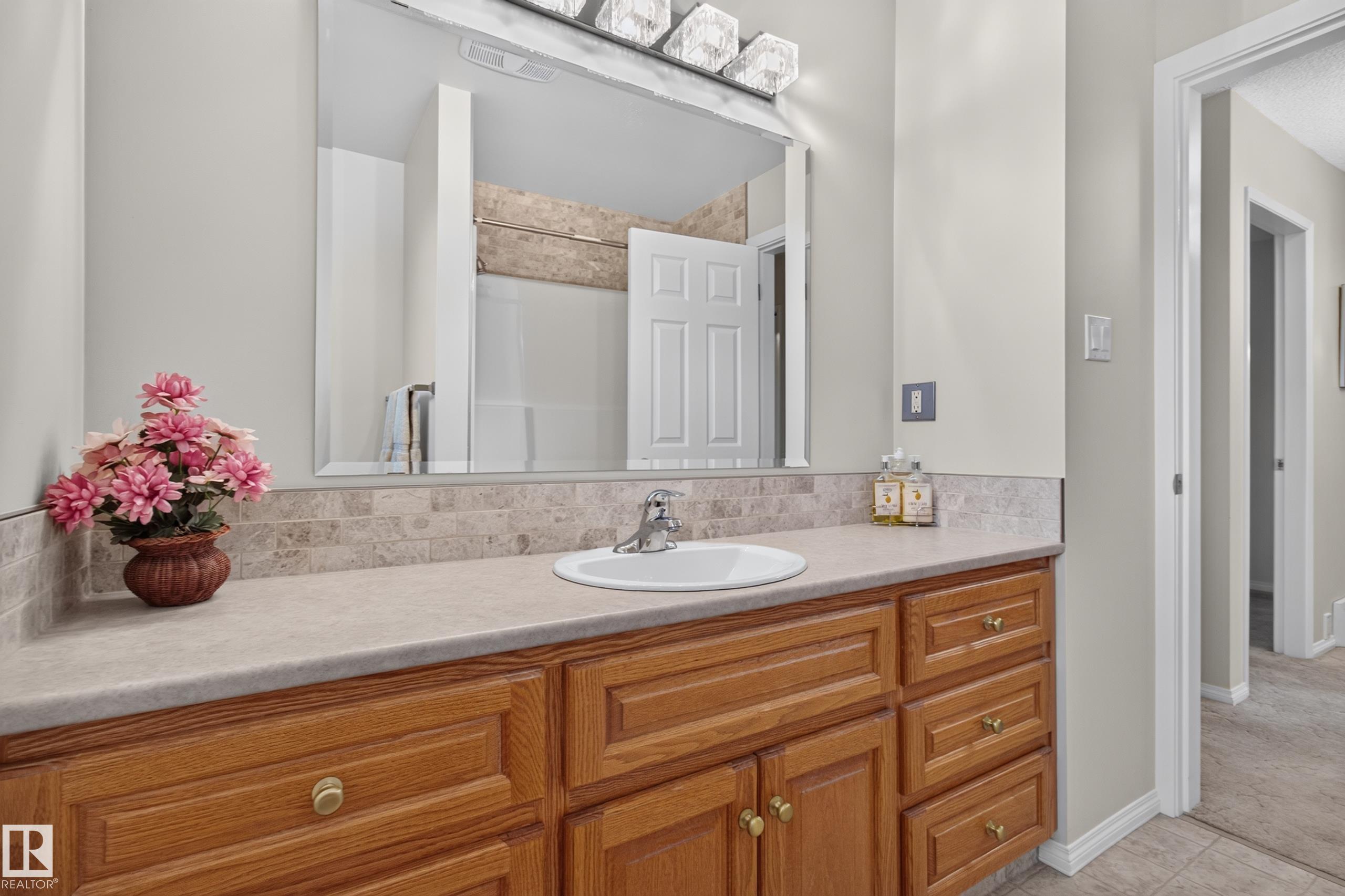 Photo 23 at 17603 85 Avenue NW, Thorncliffe, Edmonton
