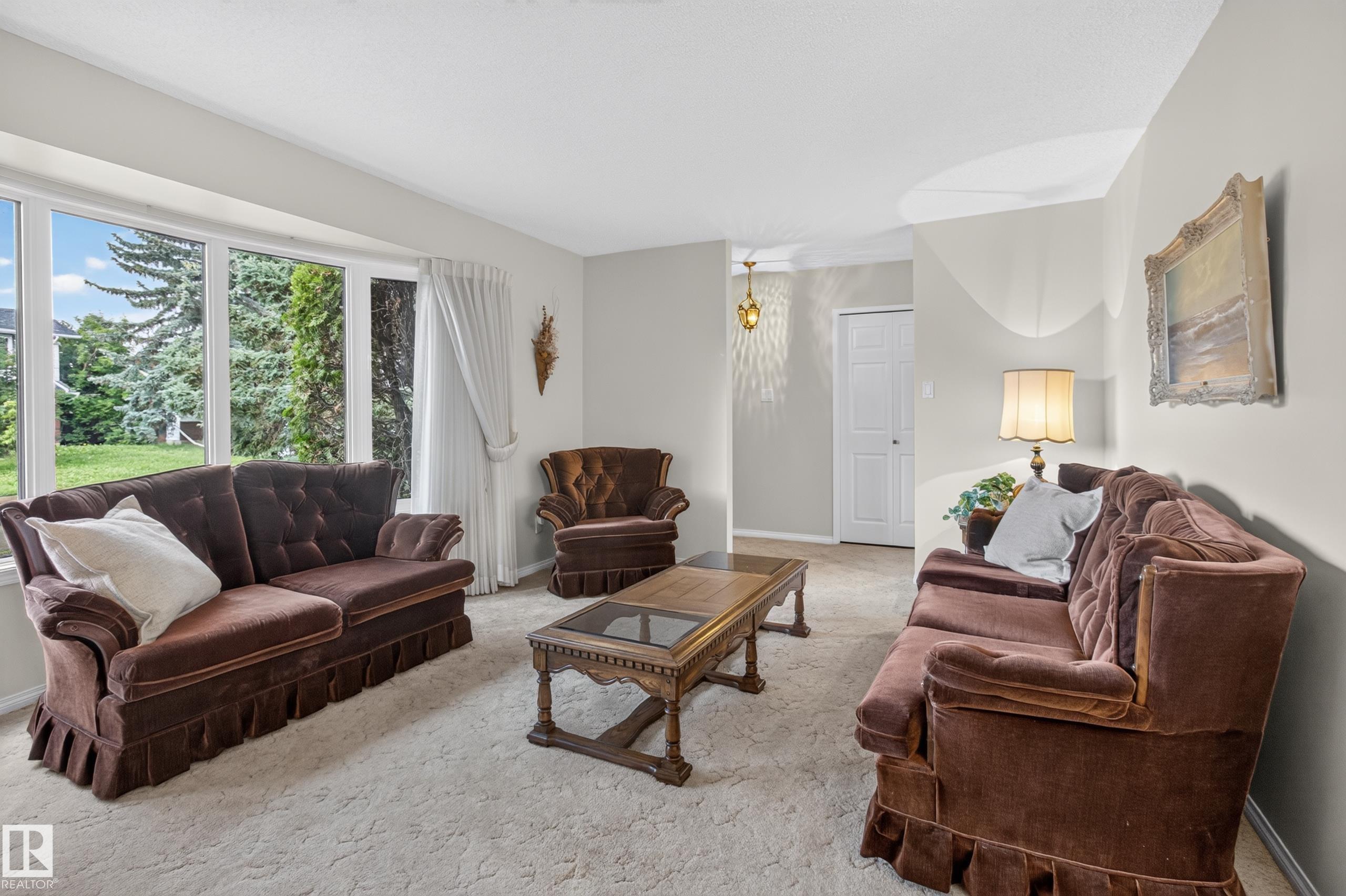 Photo 6 at 17603 85 Avenue NW, Thorncliffe, Edmonton