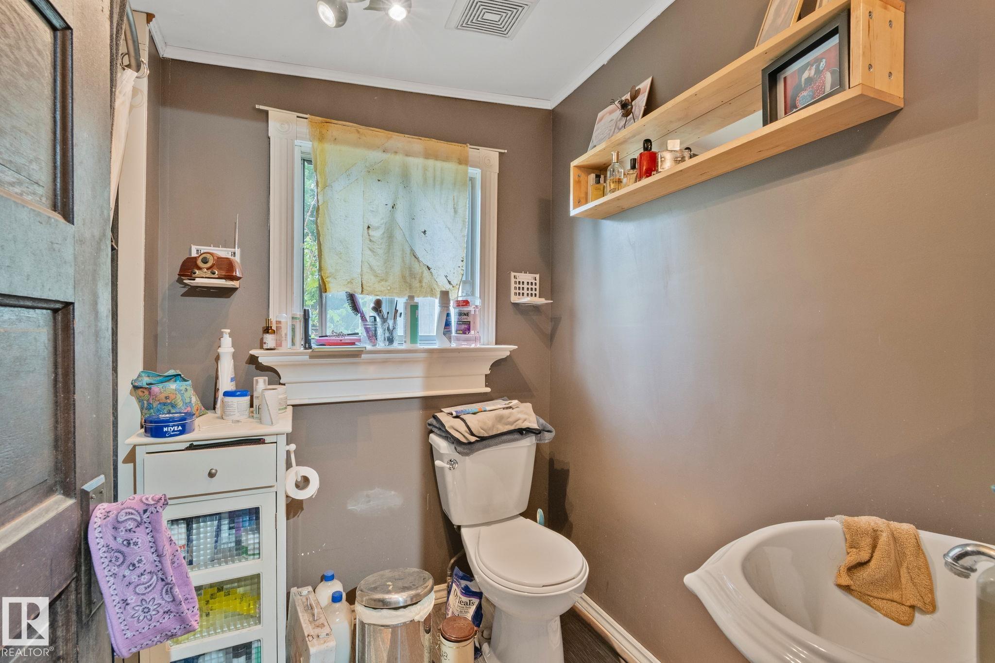 Photo 21 at 11209 38 Street NW, Beverly Heights, Edmonton