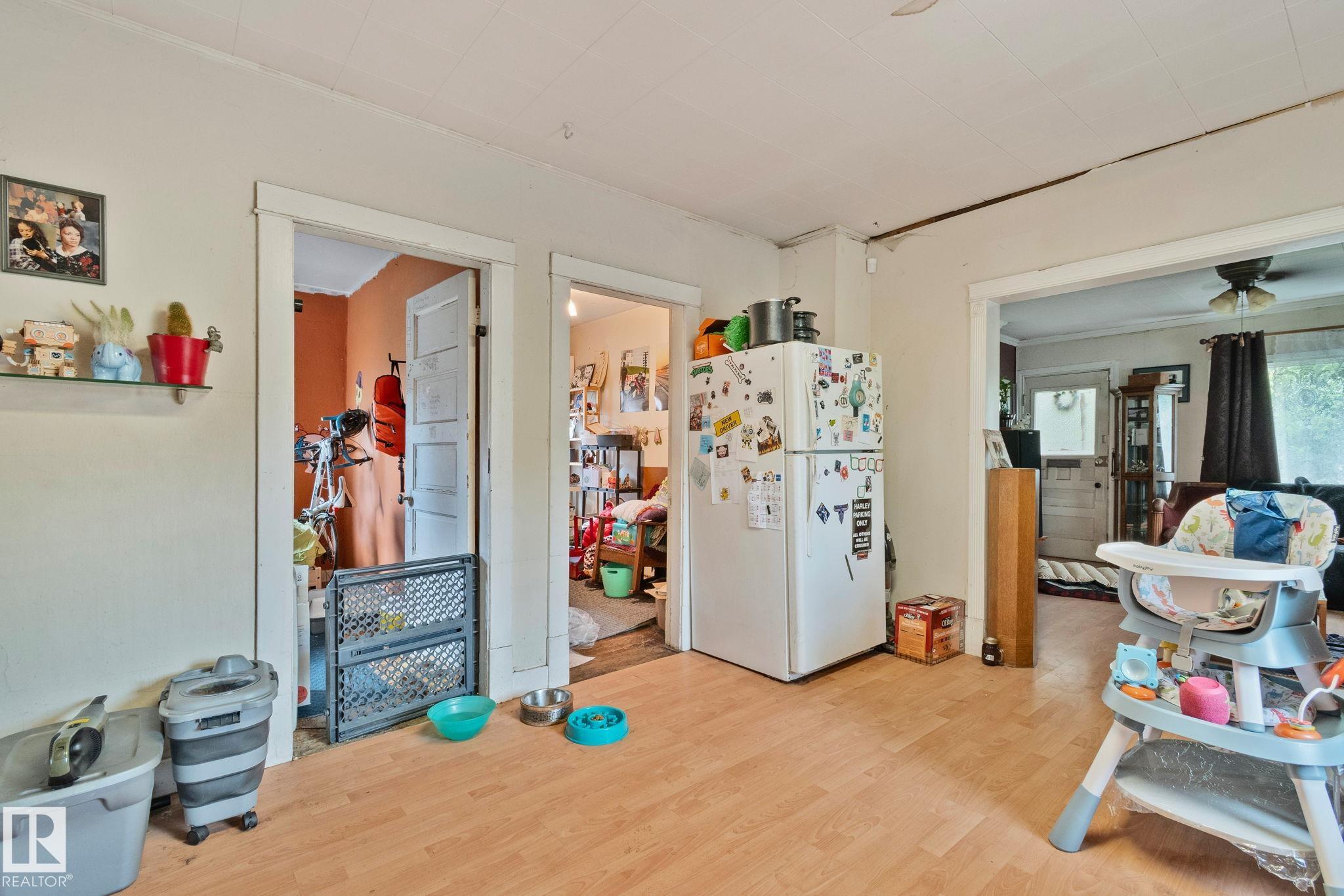 Photo 22 at 11209 38 Street NW, Beverly Heights, Edmonton