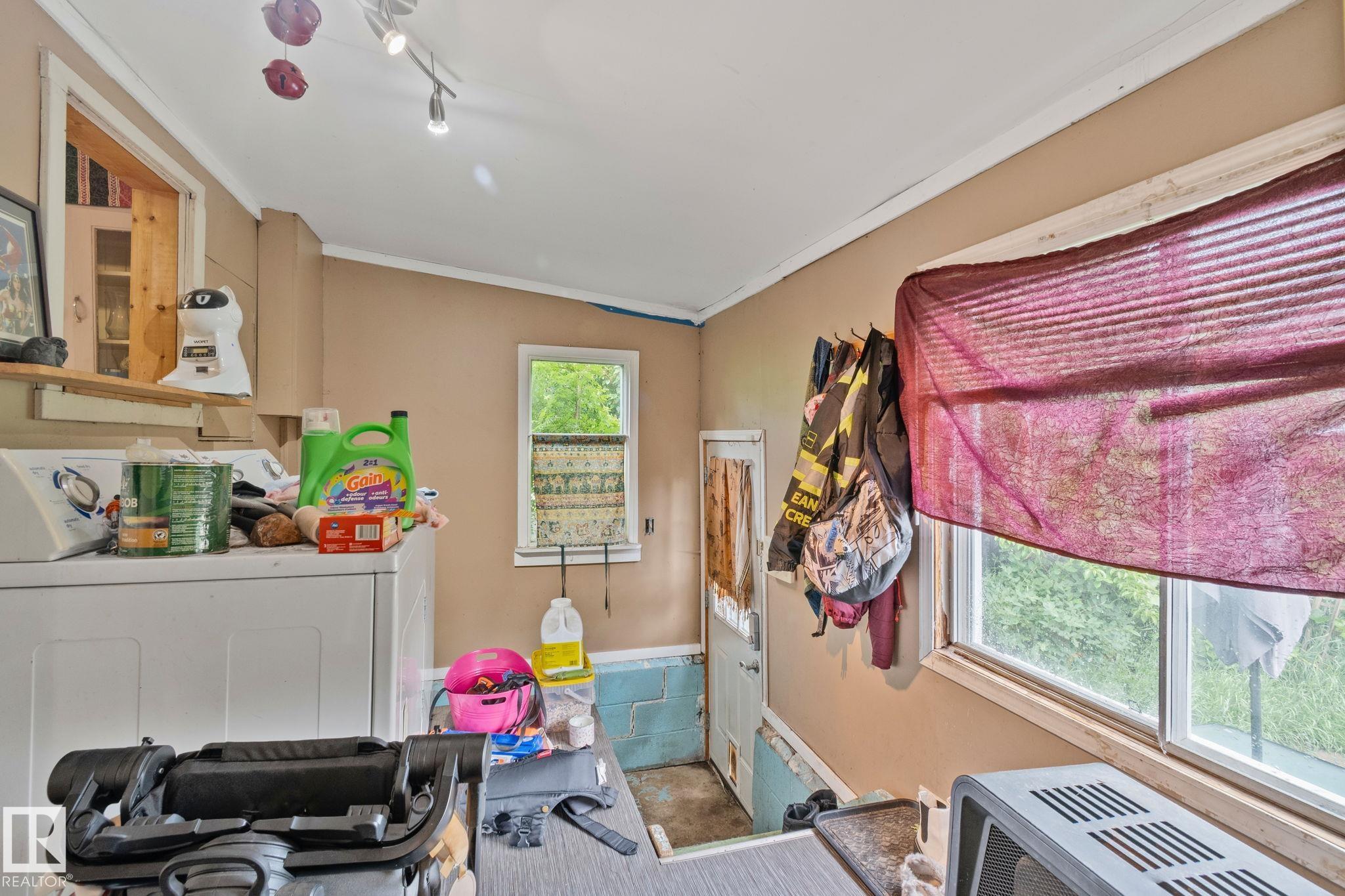 Photo 23 at 11209 38 Street NW, Beverly Heights, Edmonton
