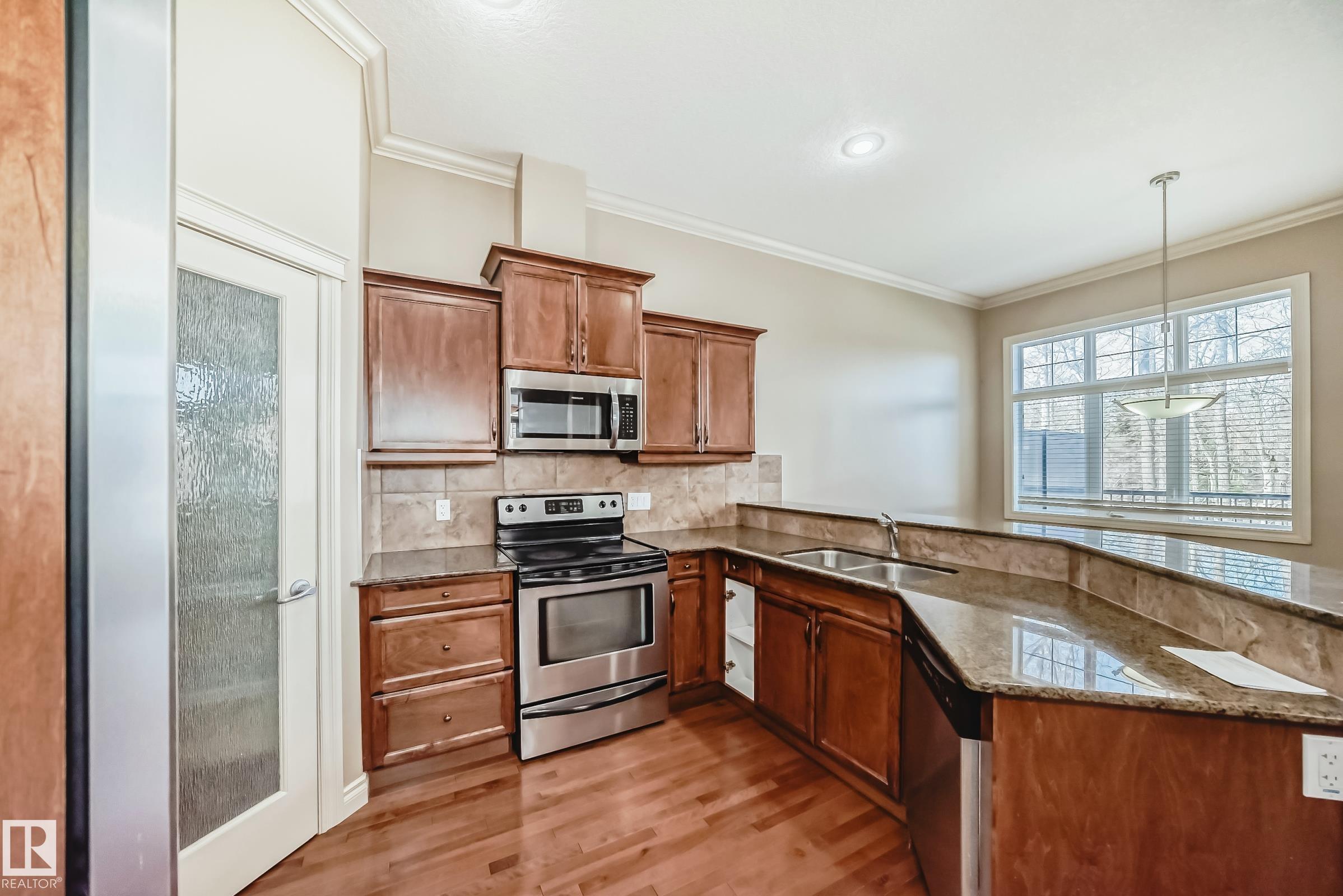 13 - 12610 15 Avenue SW, Rutherford, Edmonton