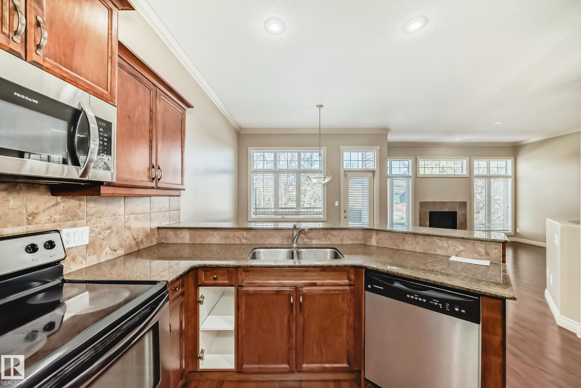 13 - 12610 15 Avenue SW, Rutherford, Edmonton