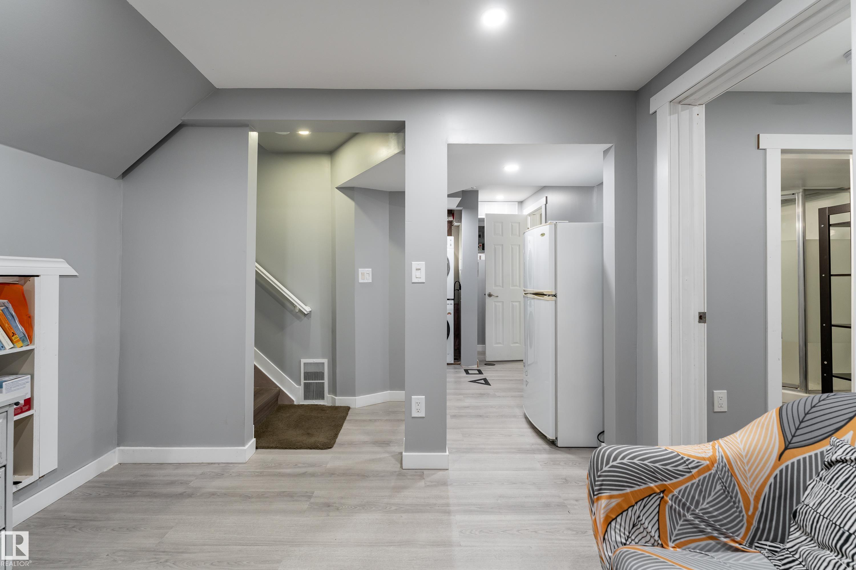 https://zimg.paragon.ice.com/ParagonImages/Property/PM/RAE/225409551/26/0/0/e3c590852f79e9b0ba7df435b7809959/1/18fd8303d7a76d98b0ff8611e19ae10f/225409551-bd1e7fac-db22-4488-855c-b537603e136e.JPG