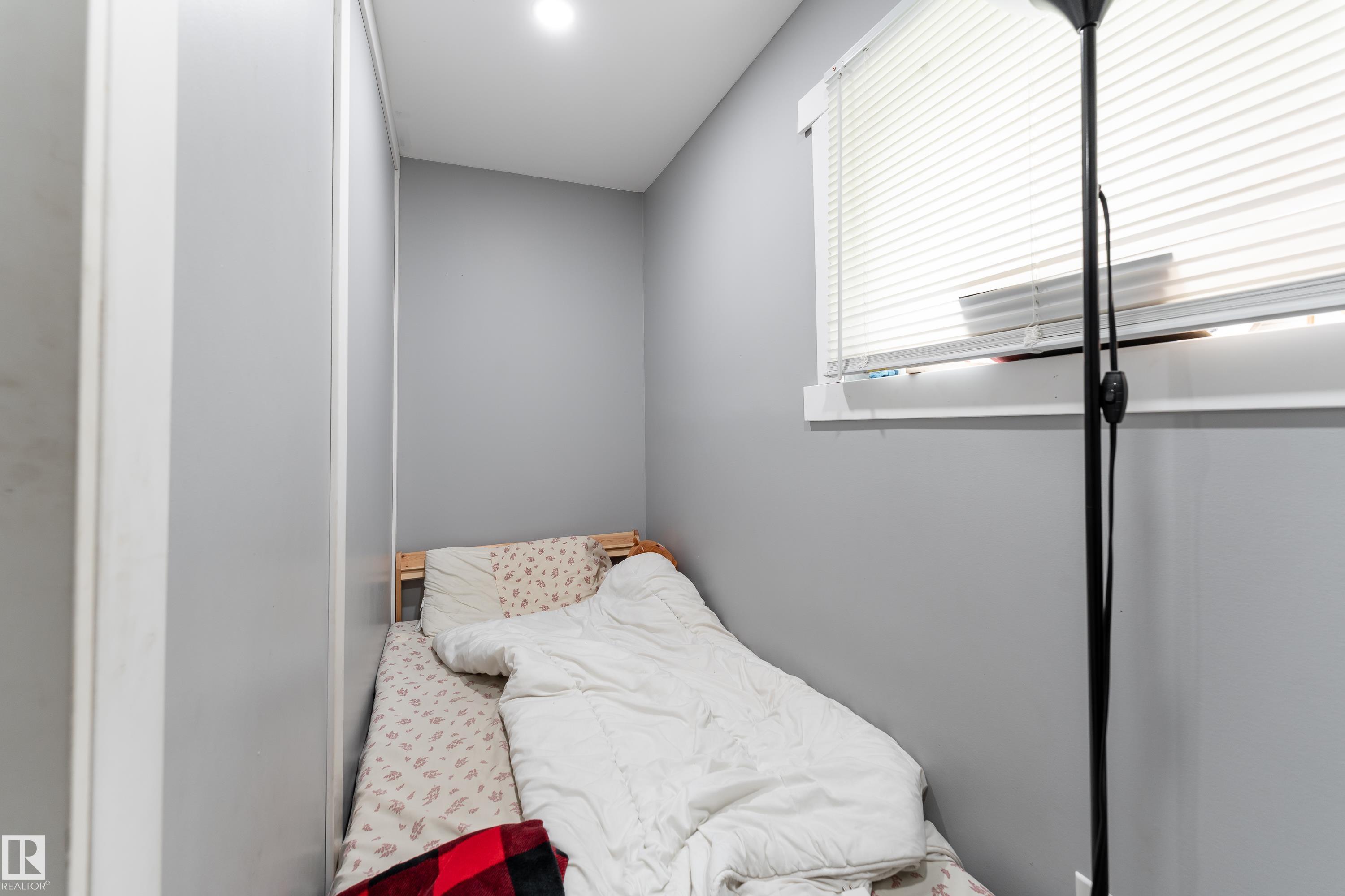 https://zimg.paragon.ice.com/ParagonImages/Property/PM/RAE/225409551/35/0/0/3dcb904719537139c33d62032d4c86c9/1/18fd8303d7a76d98b0ff8611e19ae10f/225409551-2c695366-007a-47af-9189-7941f321f6d5.JPG