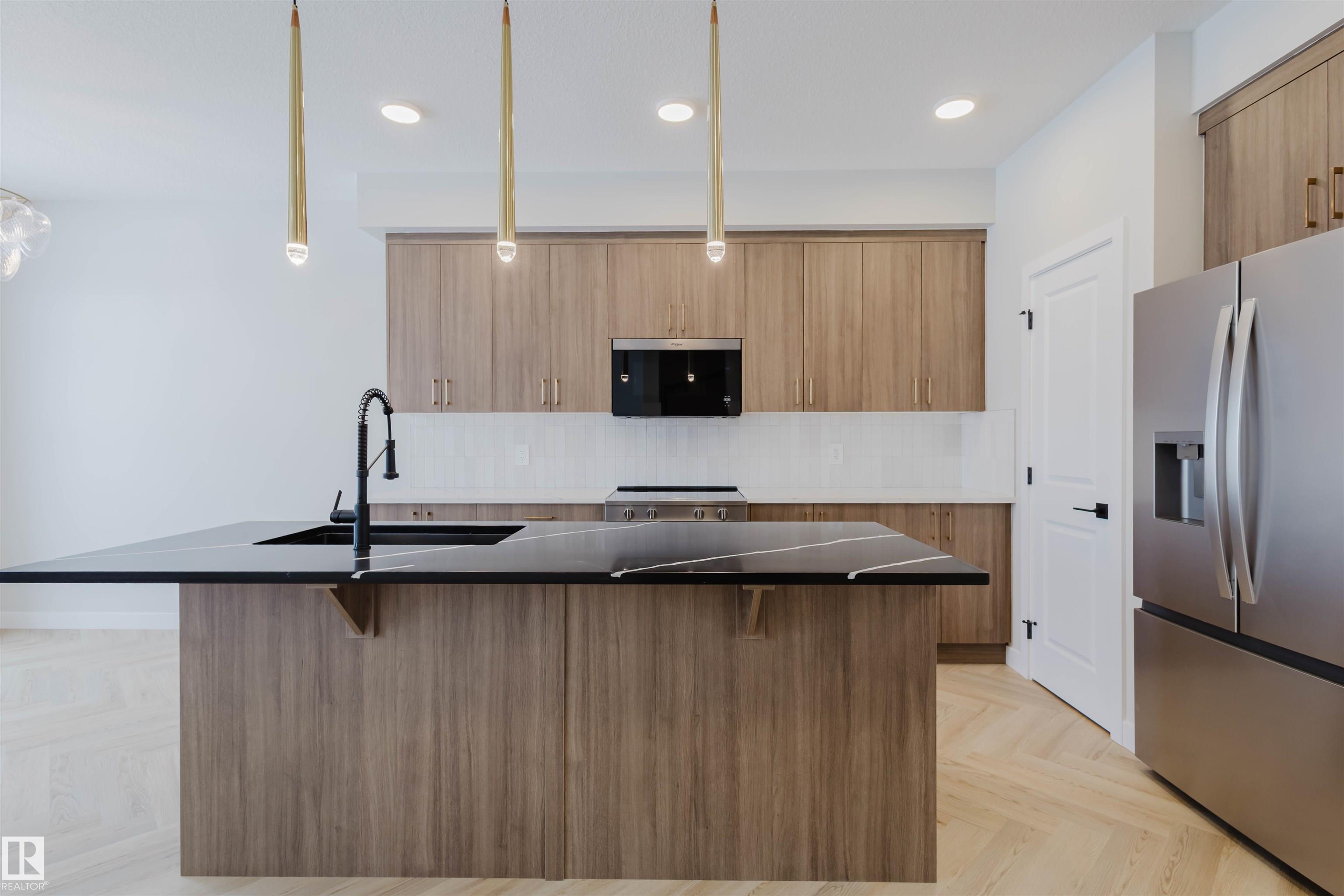 8300 Kiriak Loop SW, Keswick, Edmonton