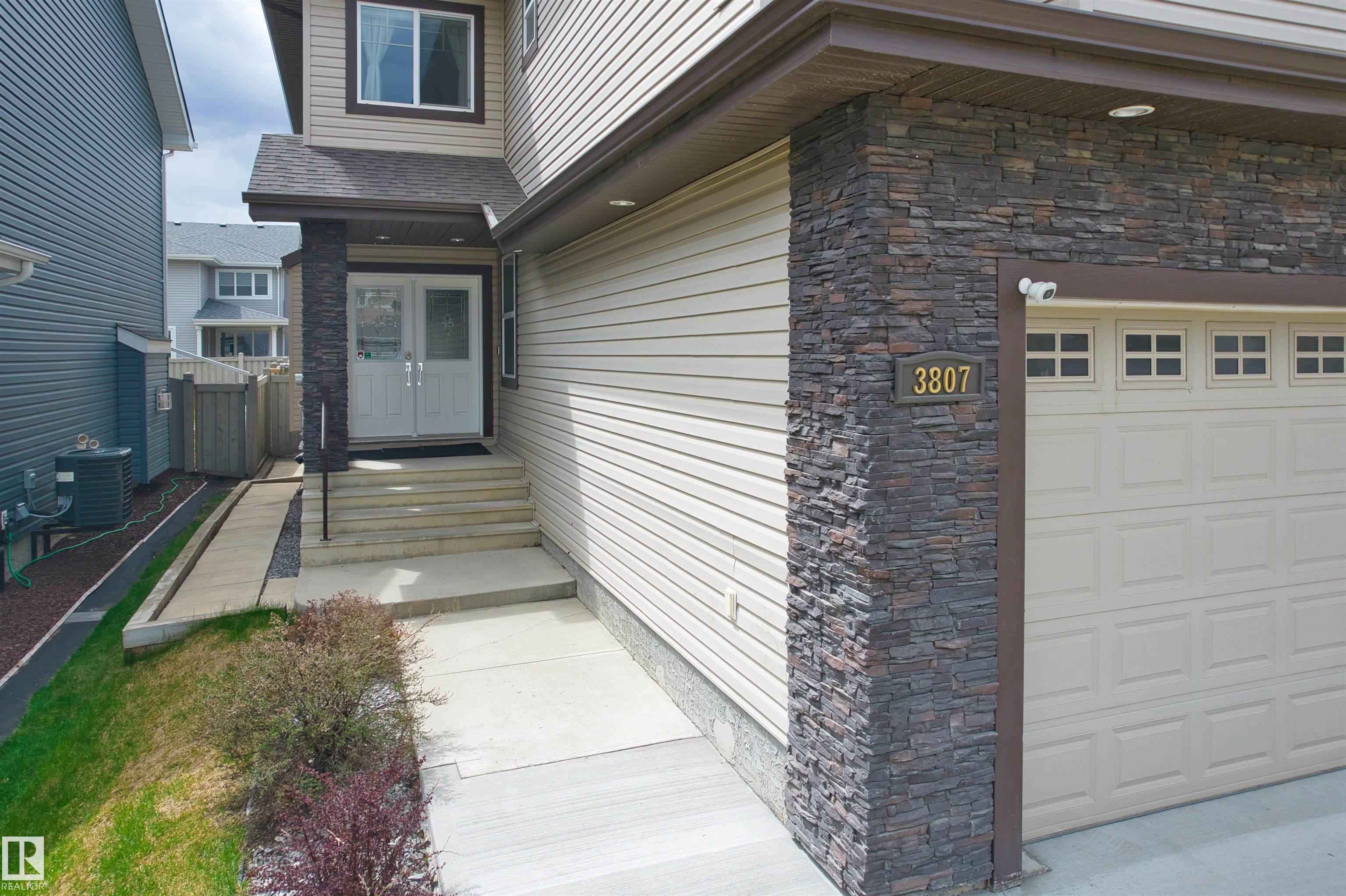 3807 Claxton Close SW, Chappelle Area, Edmonton