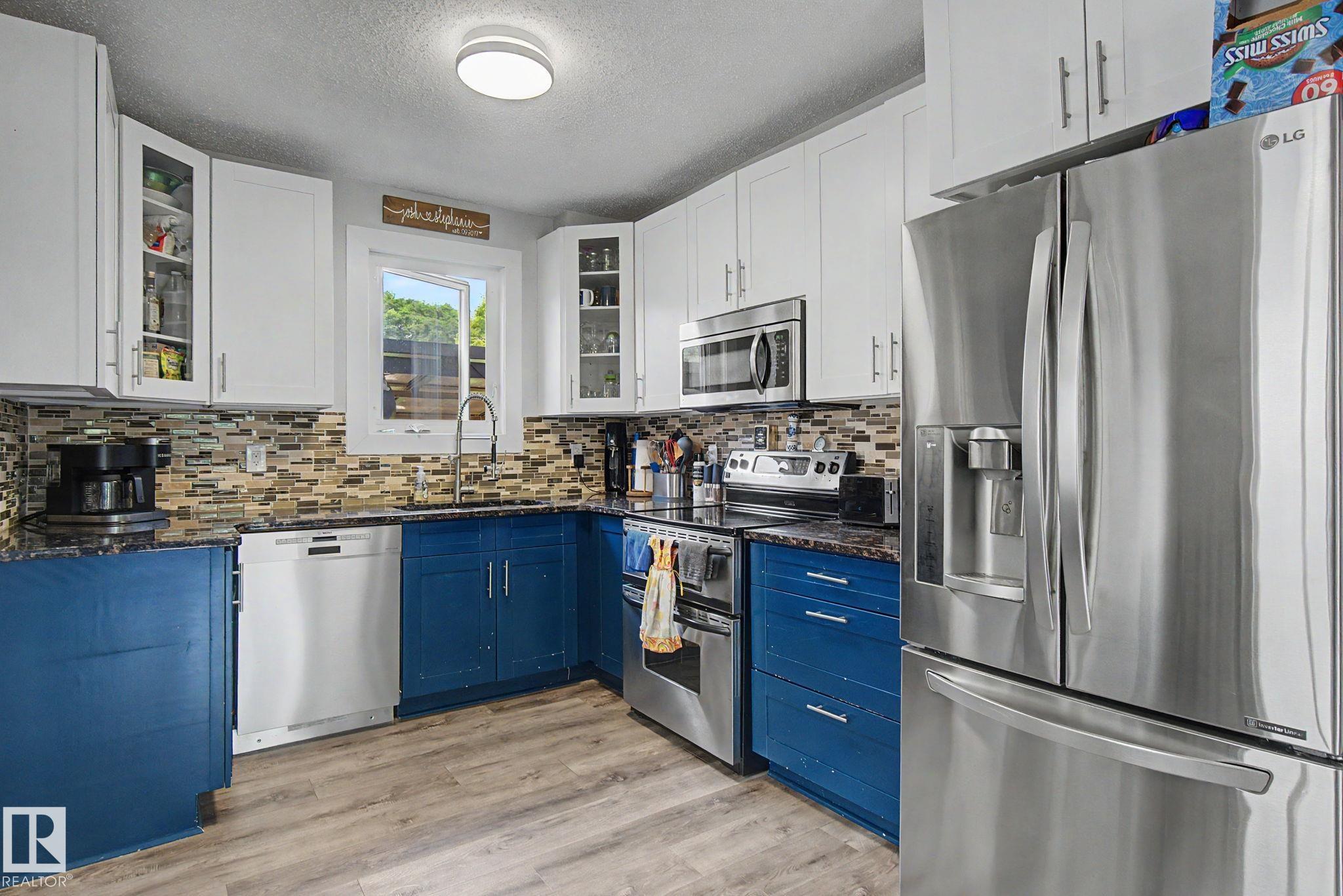 Photo 11 at 3622 115 Avenue NW, Beverly Heights, Edmonton