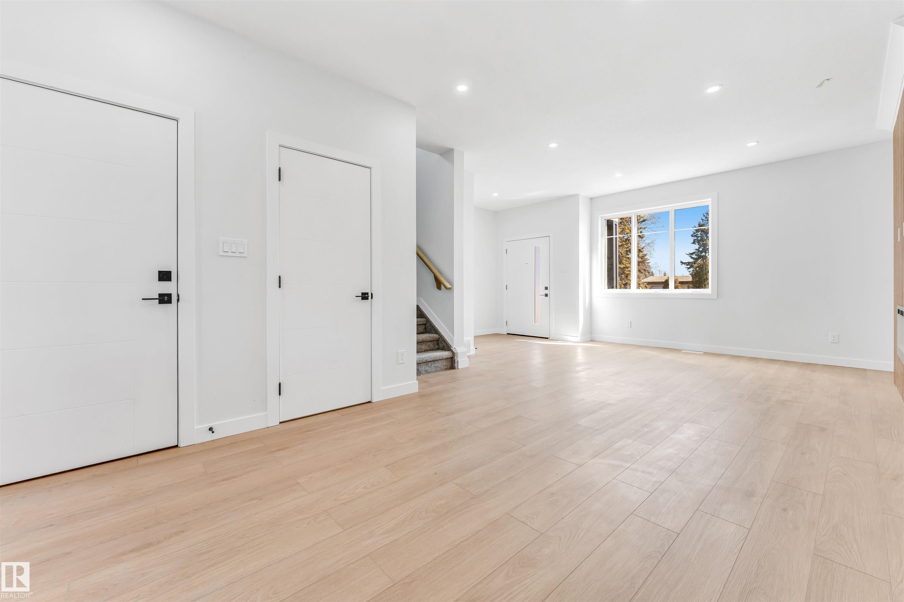 Photo 11 at 10964 157 Street NW, Mayfield, Edmonton