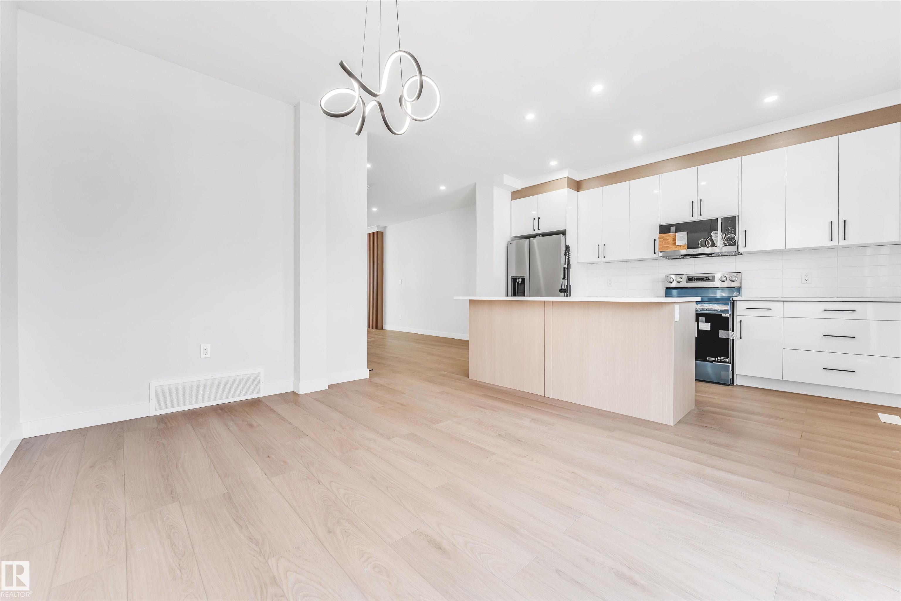 Photo 15 at 10964 157 Street NW, Mayfield, Edmonton
