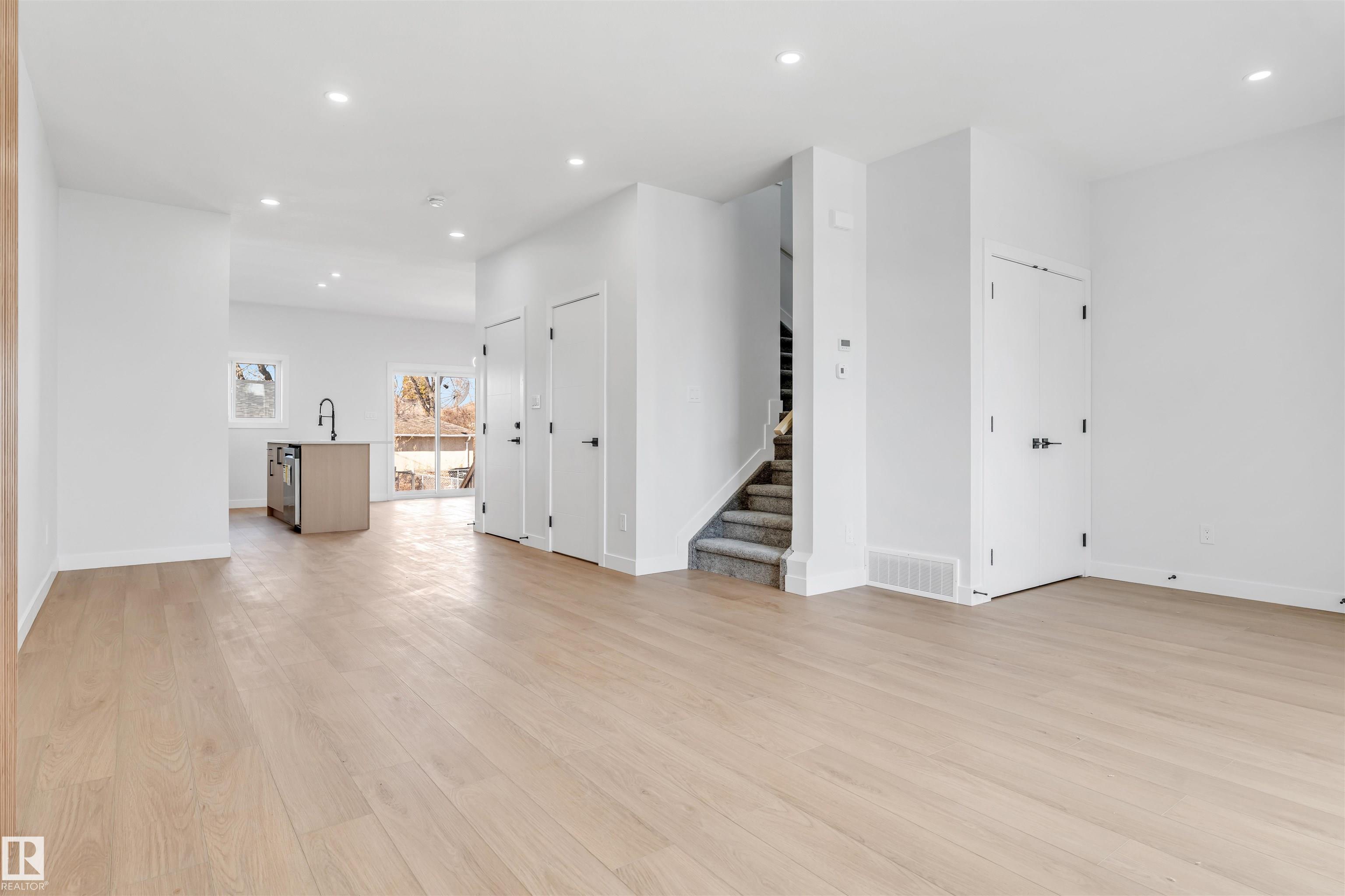 Photo 8 at 10964 157 Street NW, Mayfield, Edmonton