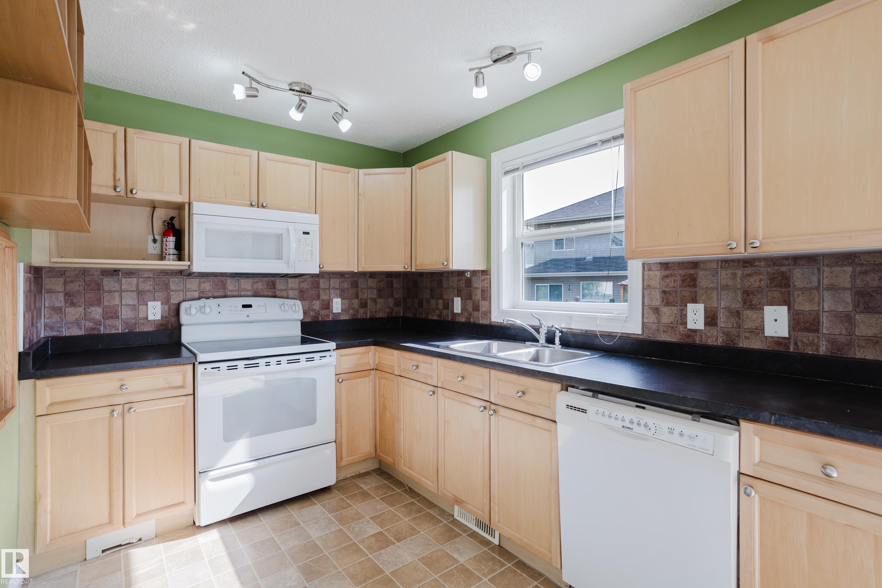 Photo 9 at 85 - 12050 17 Avenue SW, Rutherford, Edmonton