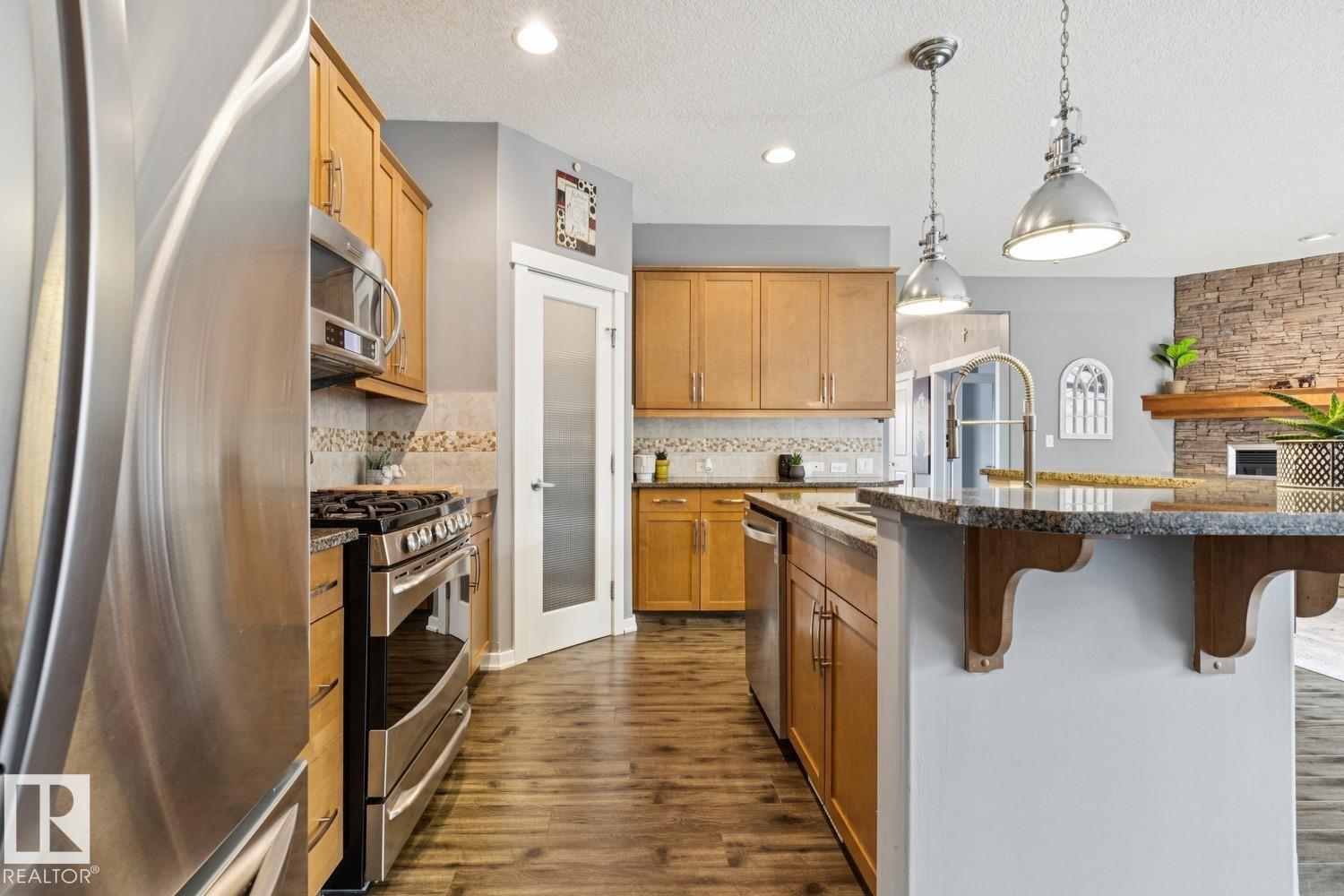 2016 125 Street SW, Rutherford, Edmonton