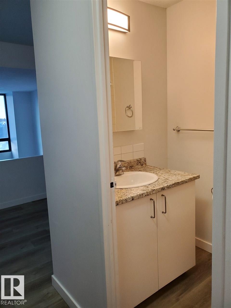 Photo 6 at 614 - 10160 114 Street NW, Wîhkwêntôwin, Edmonton
