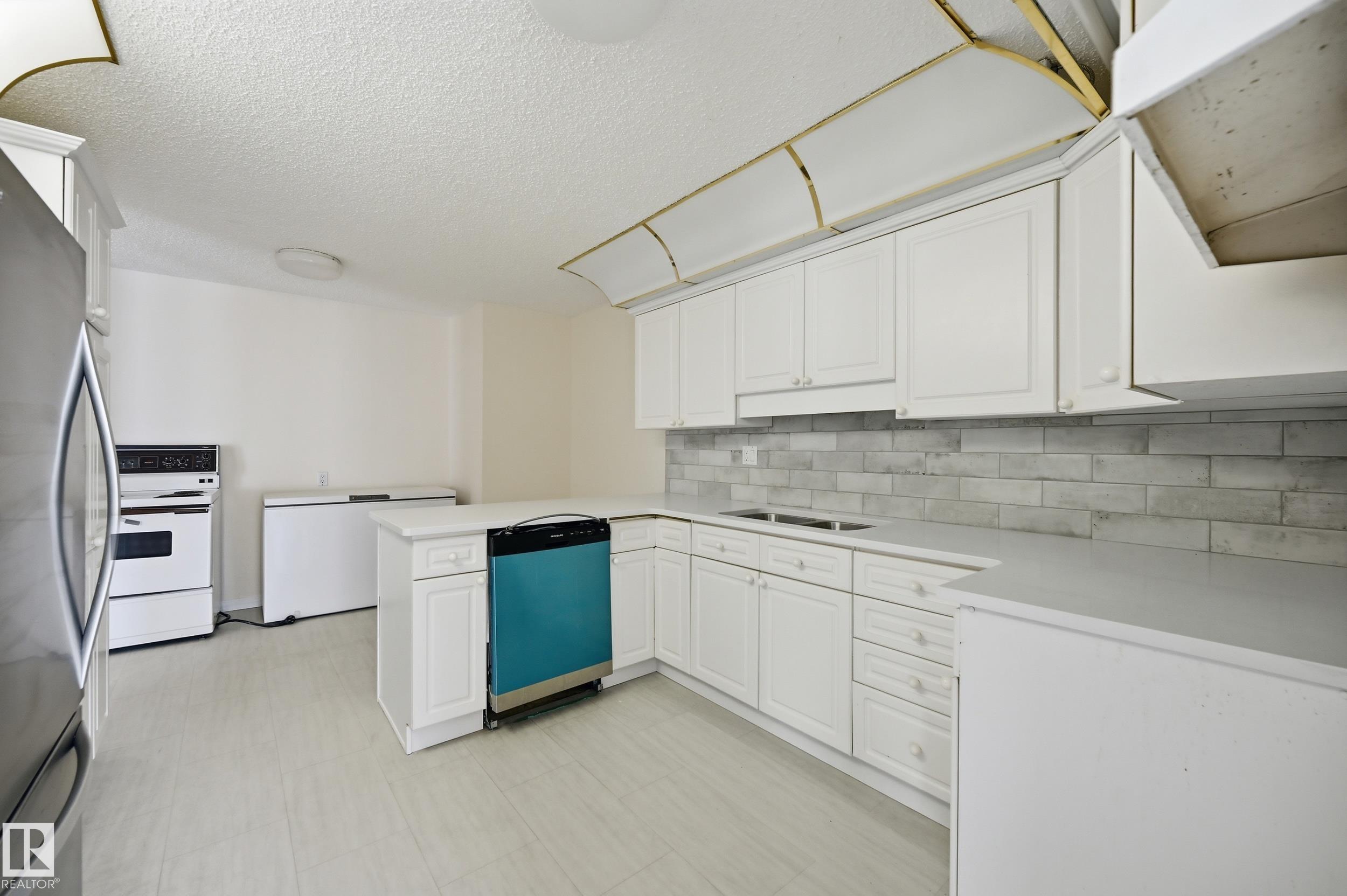 Photo 22 at 504 - 11710 100 Avenue NW, Wîhkwêntôwin, Edmonton