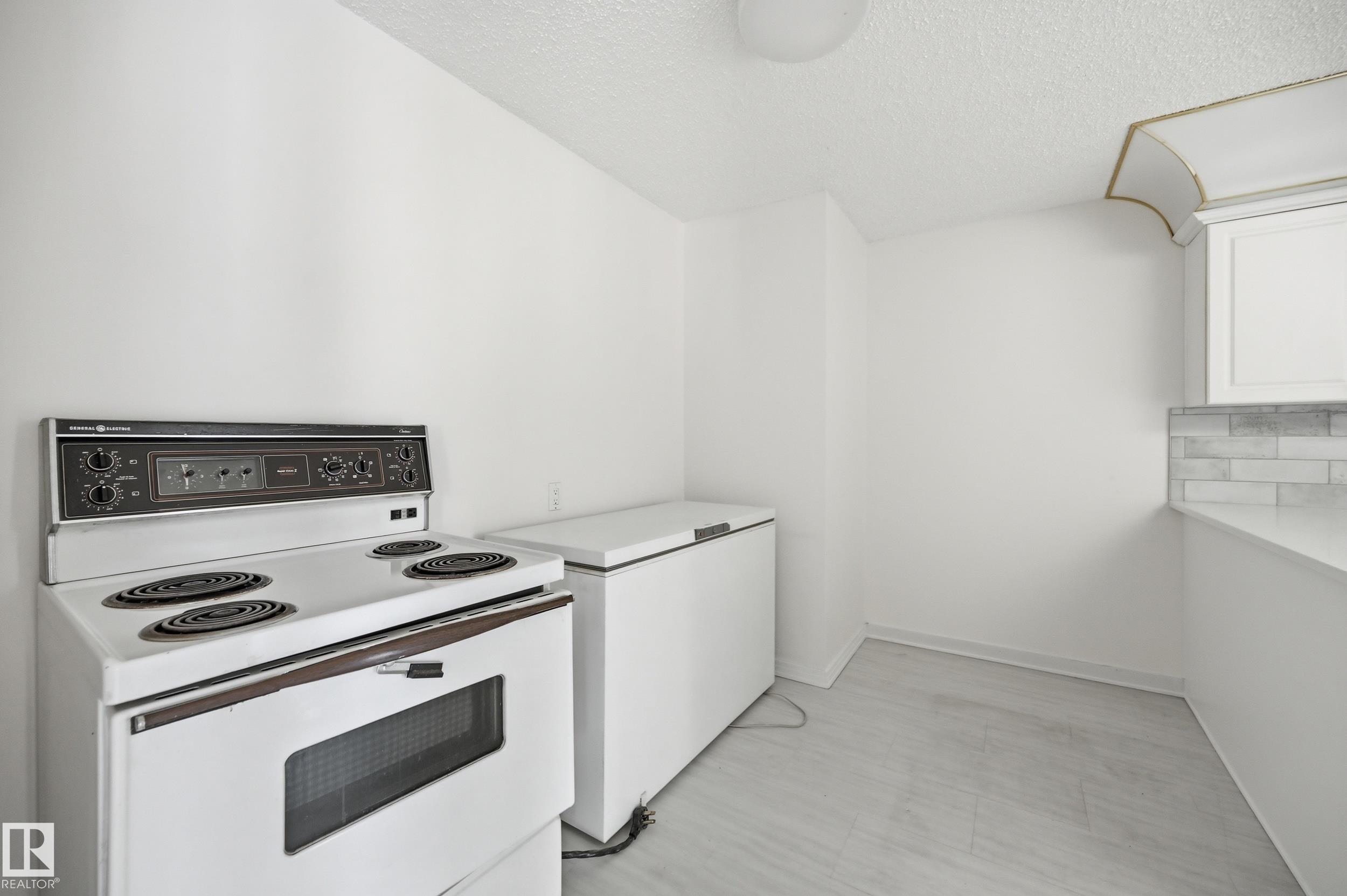 Photo 25 at 504 - 11710 100 Avenue NW, Wîhkwêntôwin, Edmonton