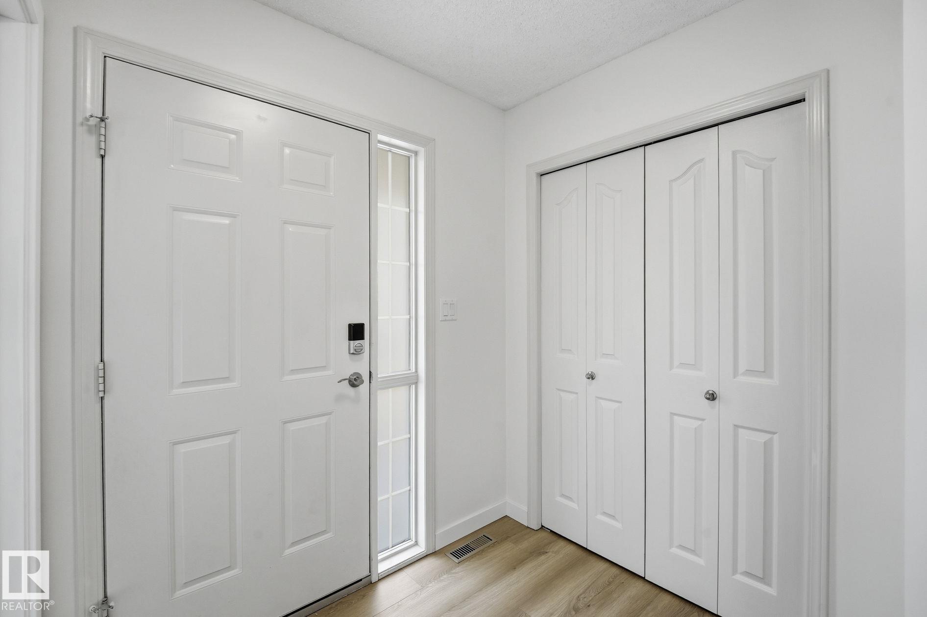 8 - 10 Devon Close, Deer Ridge, St. Albert
