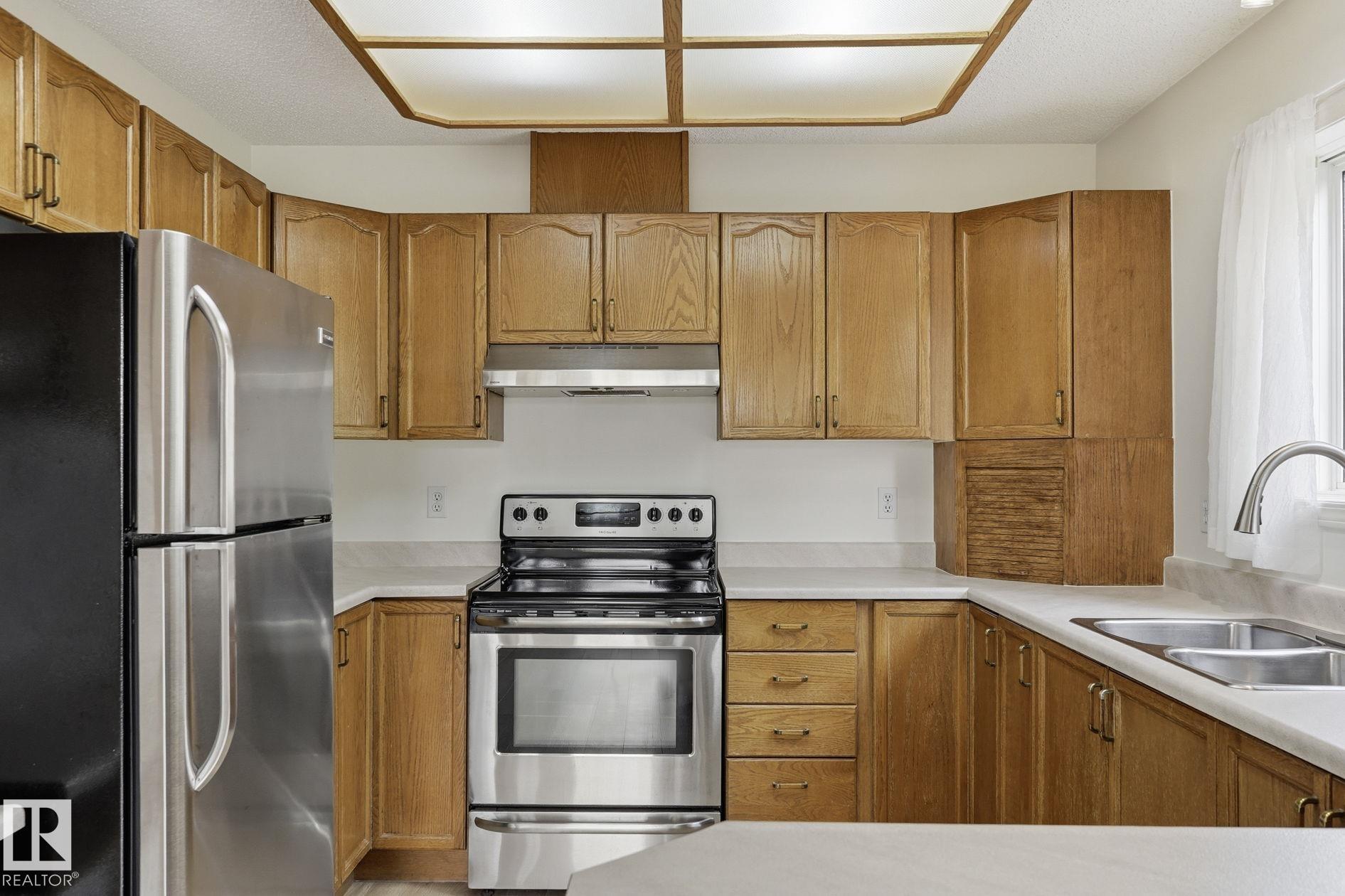 8 - 10 Devon Close, Deer Ridge, St. Albert