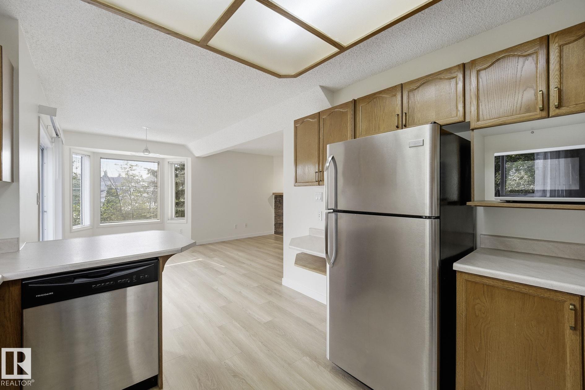 Photo 9 at 8 - 10 Devon Close, Deer Ridge, St. Albert