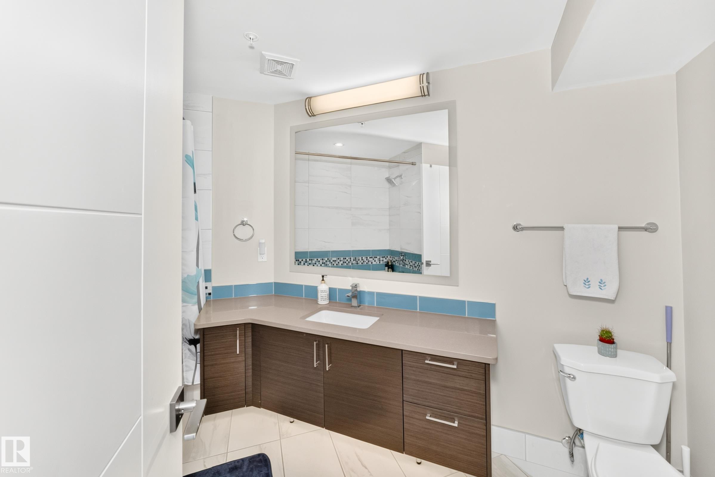 https://zimg.paragon.ice.com/ParagonImages/Property/PM/RAE/225409711/14/0/0/00abbf71ab3dd245d09d1a5678132615/1/845672c4a7c009cf5b06d9ccae12f9bf/225409711-c8521d62-7d0e-4e39-84f3-fc79b31e8c4e.JPG