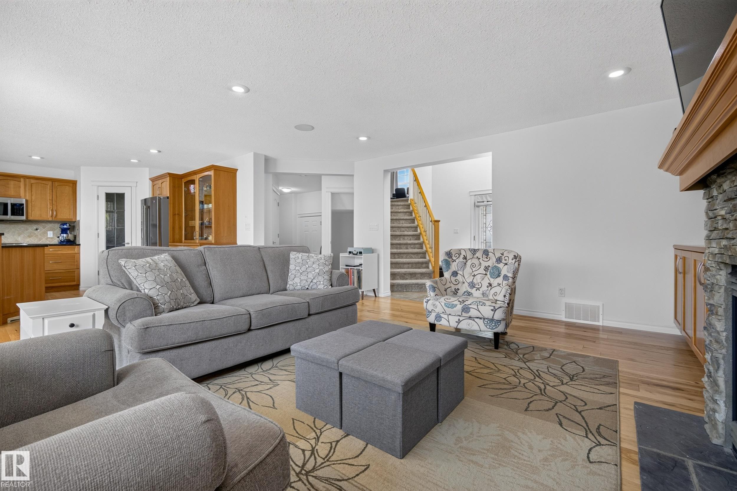 Photo 8 at 101 Ridgebrook Close, The Ridge, Sherwood Park