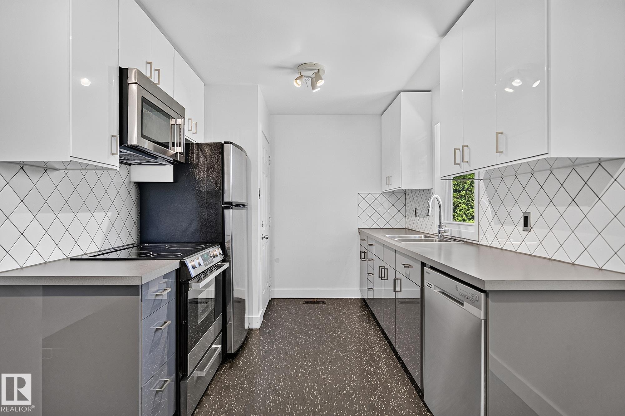 Photo 8 at 14624 110a Avenue NW, McQueen, Edmonton