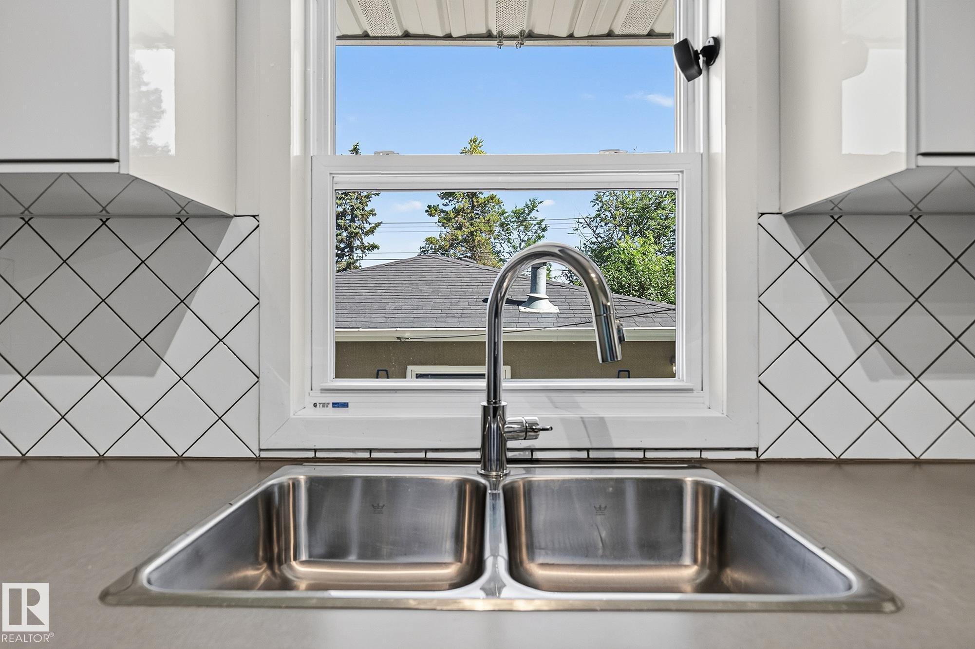 Photo 9 at 14624 110a Avenue NW, McQueen, Edmonton