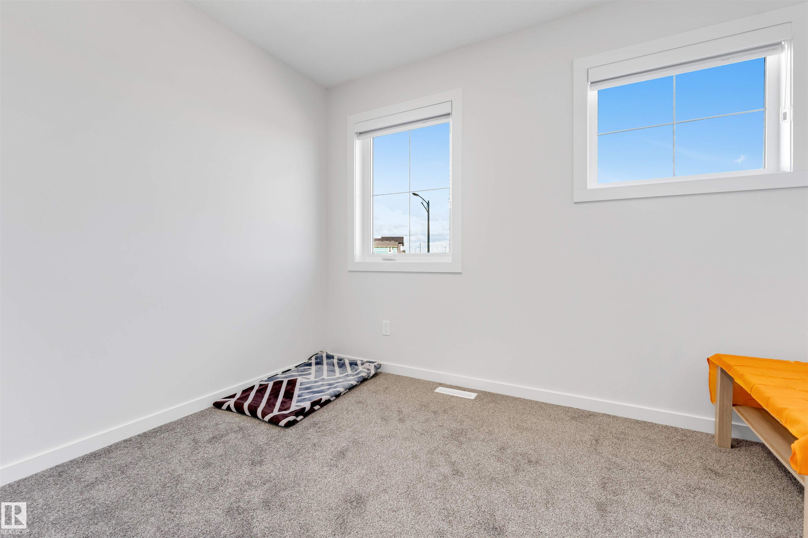 https://zimg.paragon.ice.com/ParagonImages/Property/PM/RAE/225409748/32/0/0/c1ae926dda329c7e30b8b94cac84c6b9/1/0394fbc5f81da0d594aede3d43a9dffa/225409748-4ee83335-5e2c-4057-82ac-5bc39b7bd7dd.JPG