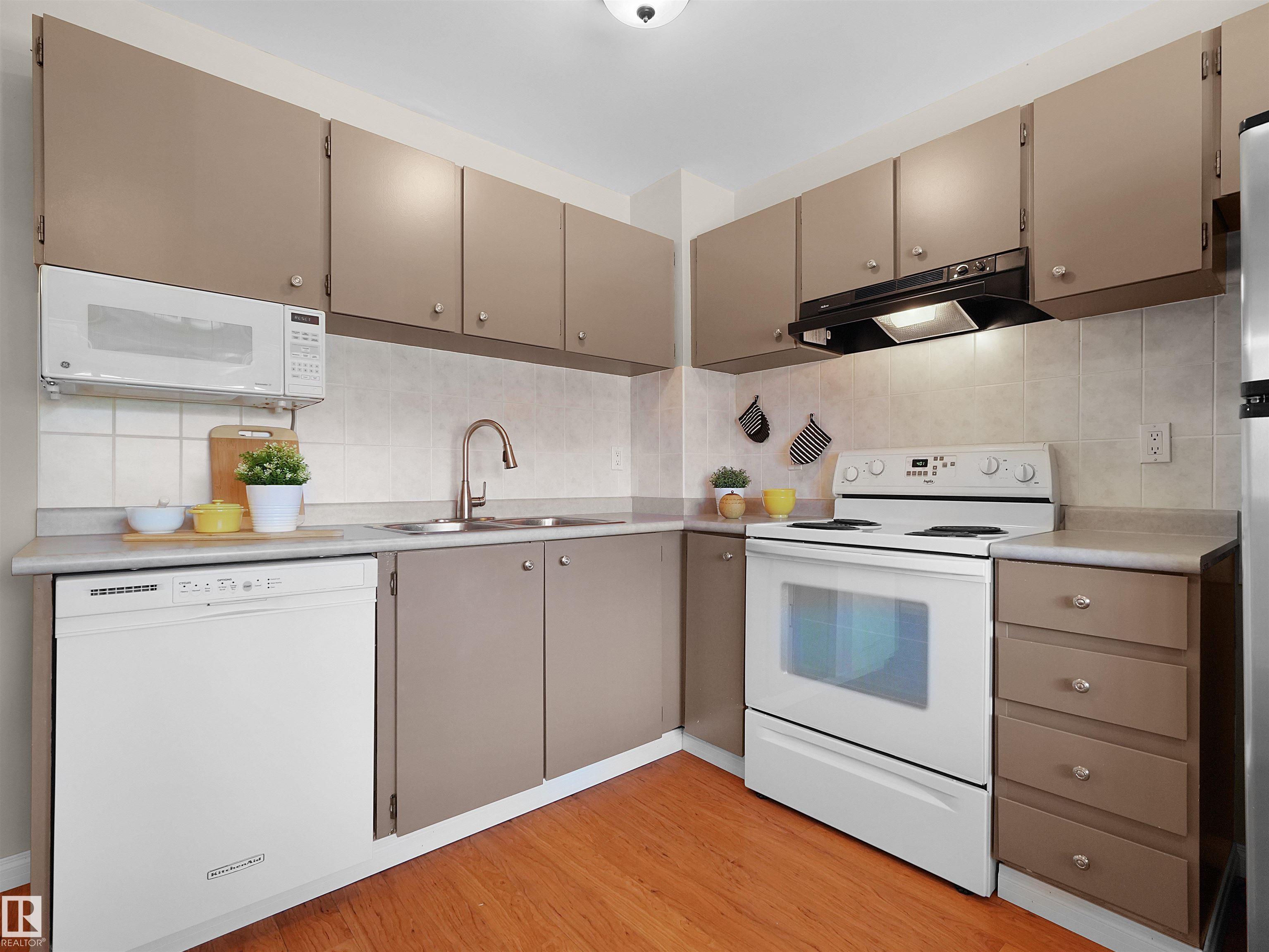 16 - 13833 30 Street NW, Hairsine, Edmonton