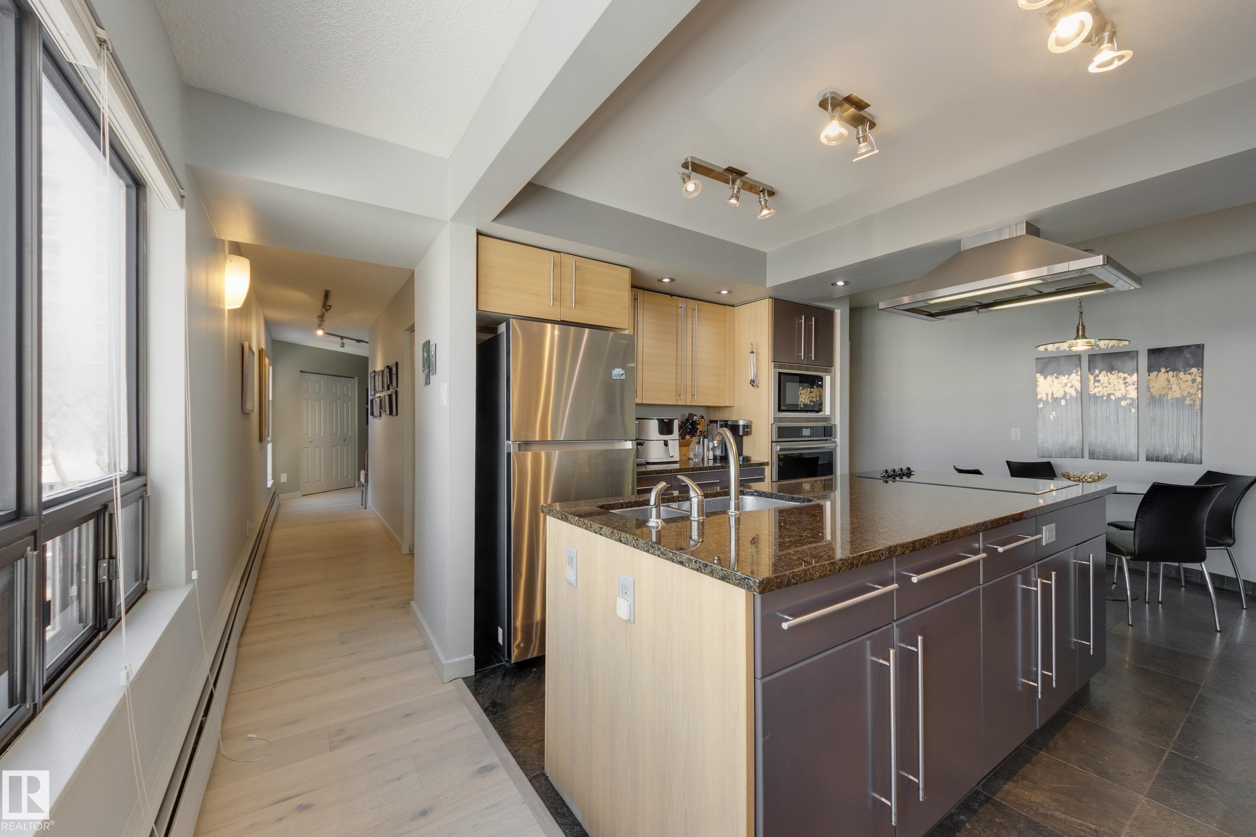 Photo 7 at 7 - 9734 111 Street NW, Wîhkwêntôwin, Edmonton
