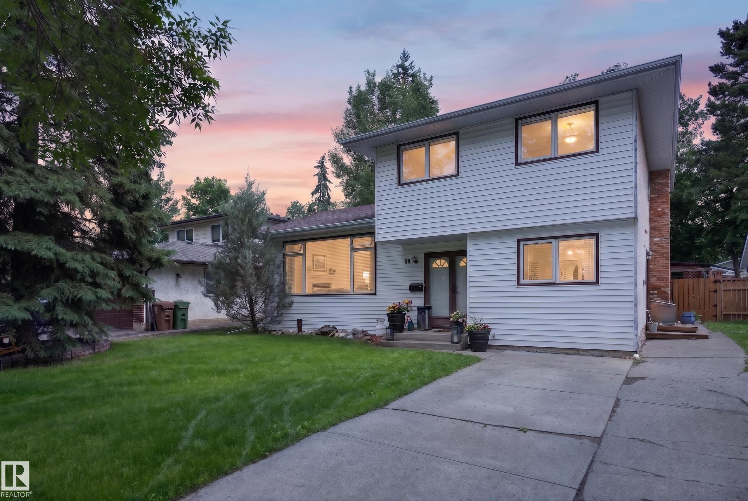 59 Fair Oaks Drive, Forest Lawn, St. Albert