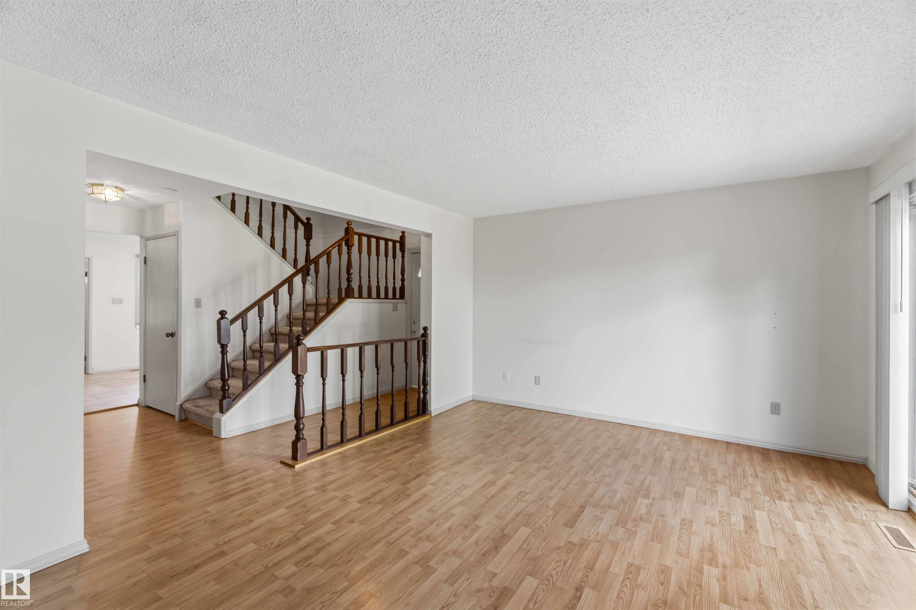 Photo 12 at 2716 136a Avenue NW, Kernohan, Edmonton