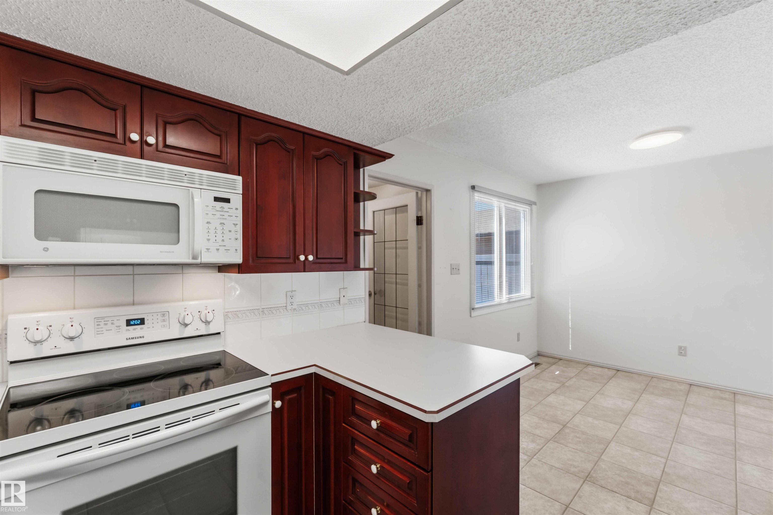 Photo 26 at 2716 136a Avenue NW, Kernohan, Edmonton