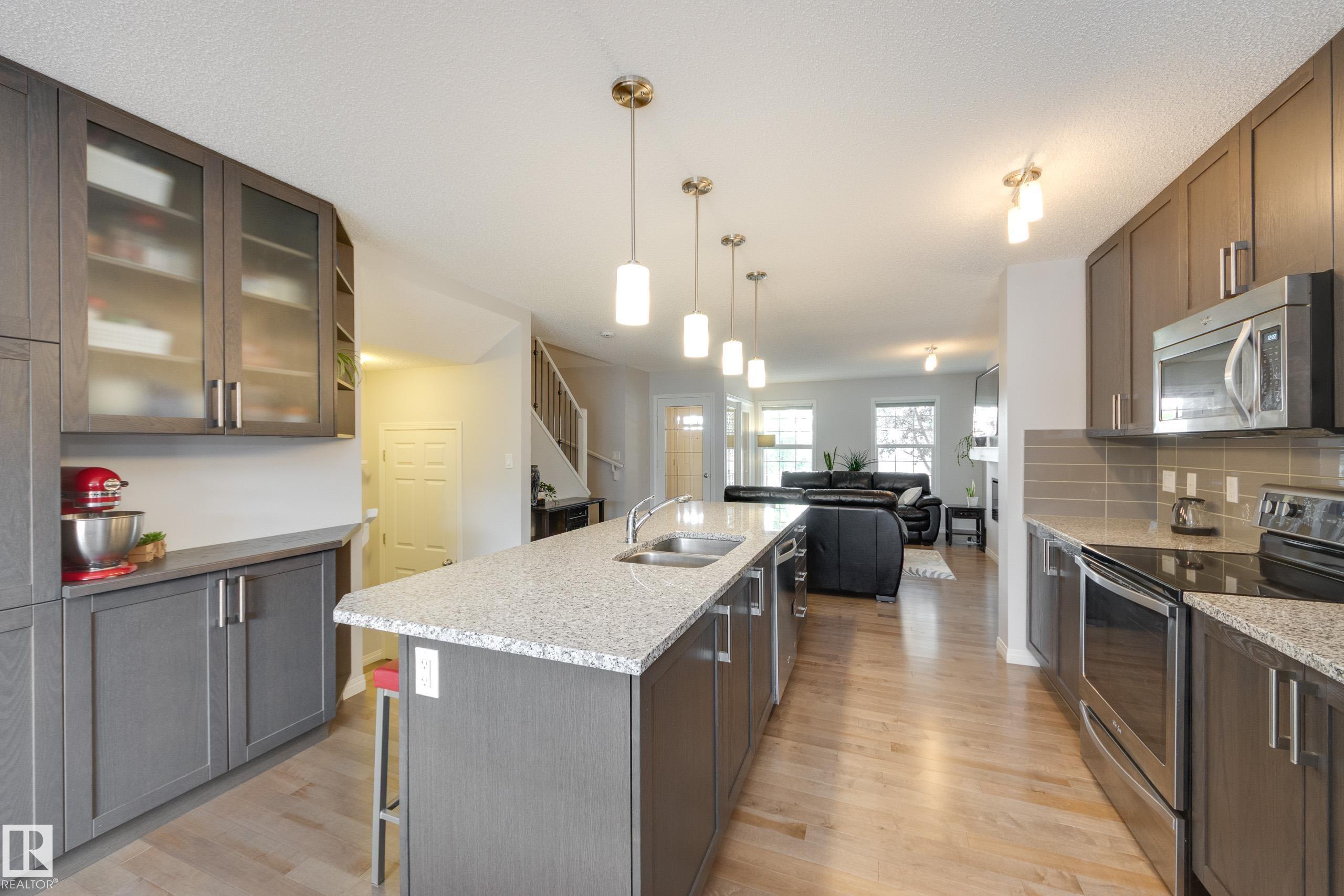 https://zimg.paragon.ice.com/ParagonImages/Property/PM/RAE/225409780/13/0/0/193cadd13e7087c926969ff8a2dbb655/1/5e3821bb48b14218dc4f5d1cad4dd005/225409780-1b237a03-abce-4ee2-9b88-8b313a3a3aae.JPG