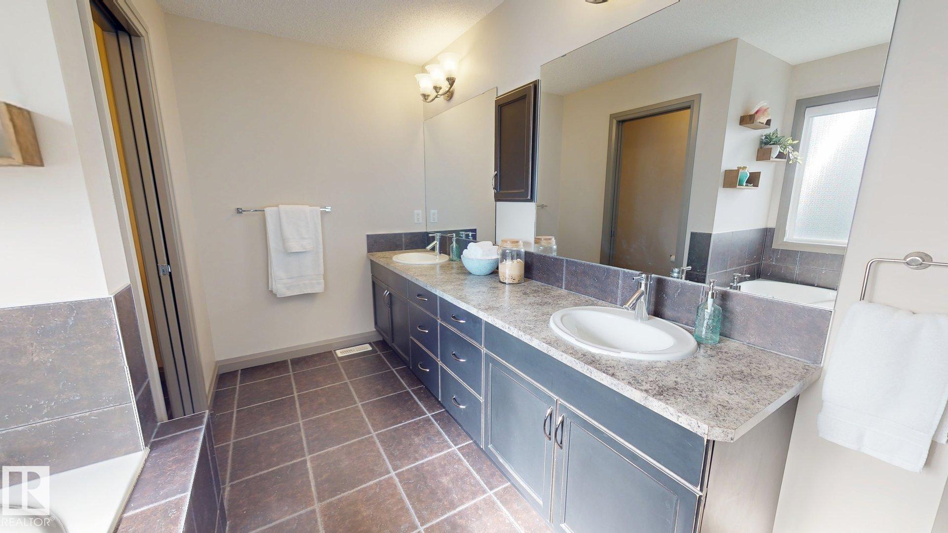 Photo 16 at 112 Becker Crescent, South Pointe, Fort Saskatchewan