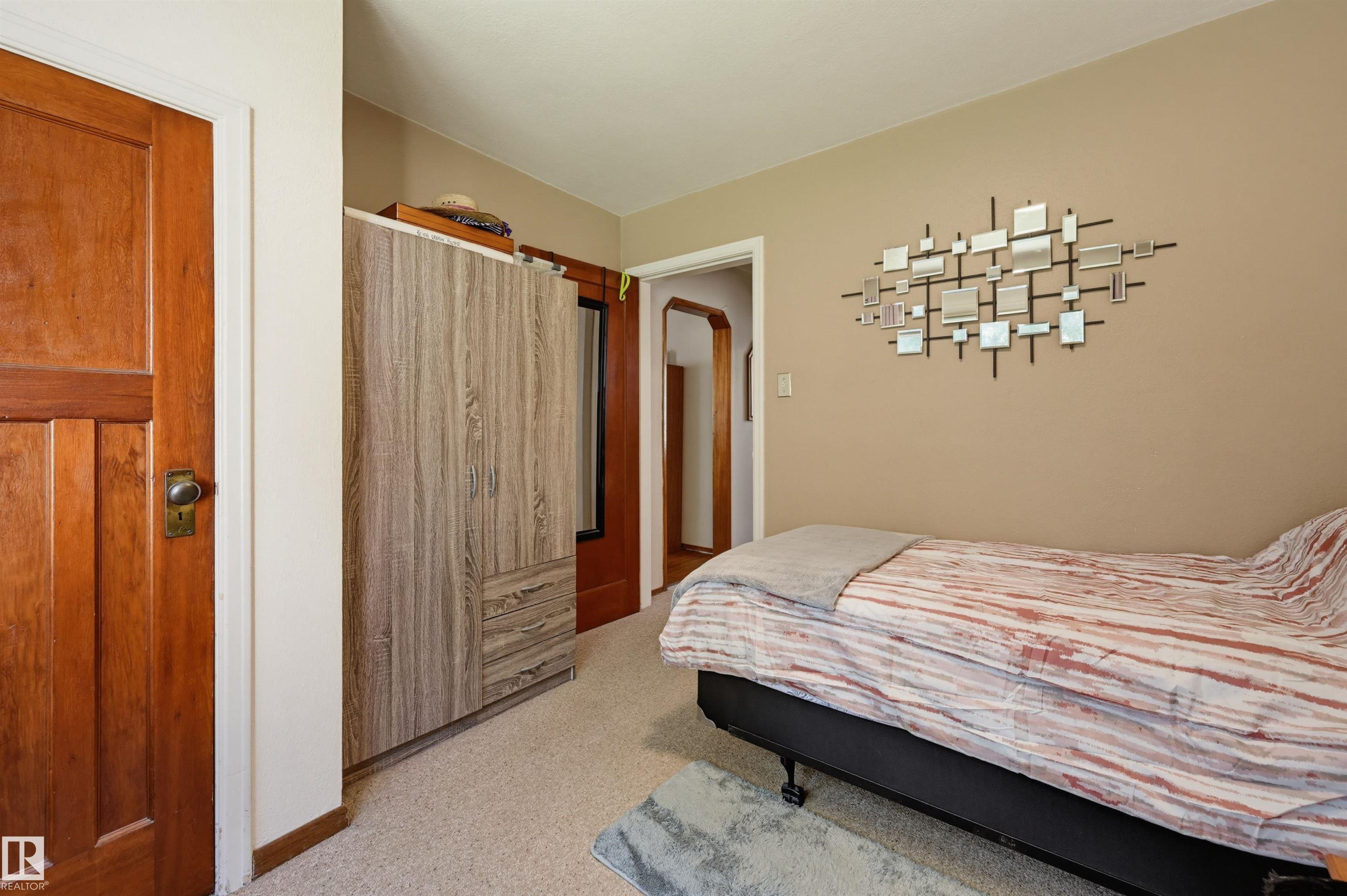 Photo 13 at 11414 88 Street NW, Parkdale, Edmonton