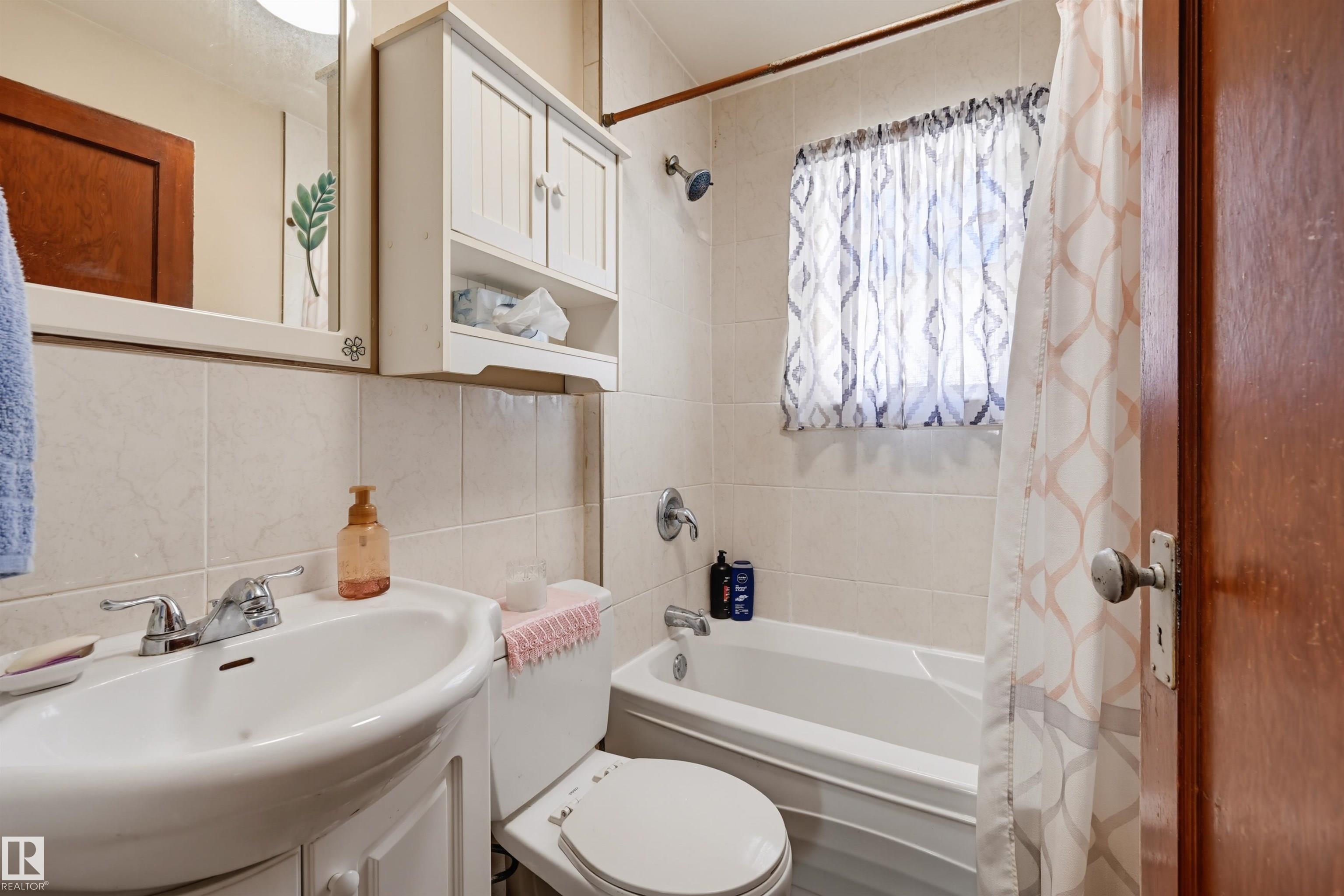 Photo 17 at 11414 88 Street NW, Parkdale, Edmonton