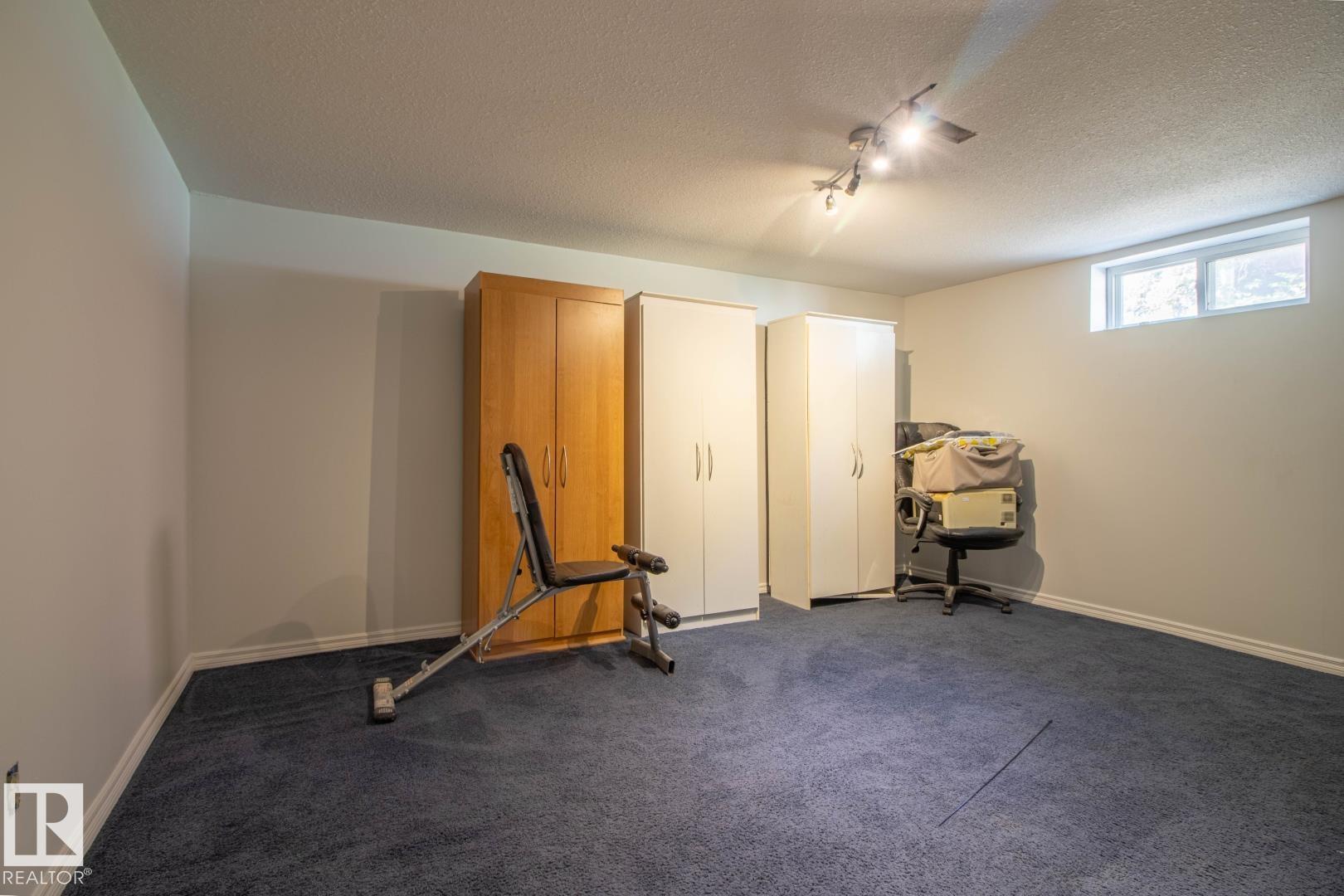 https://zimg.paragon.ice.com/ParagonImages/Property/PM/RAE/225409845/14/0/0/4ad0689388c9a8c4bde7c3357a926bca/1/a07f253e7757405bb9f05e1d58248612/225409845-6563bcc0-257d-45d8-bd8f-3488c2a85192.JPG