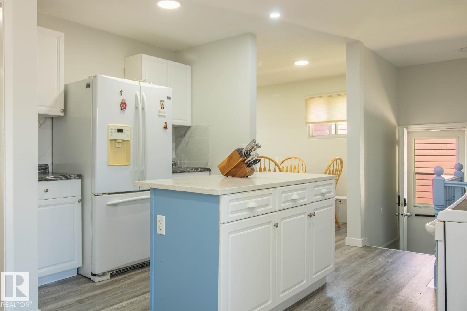 https://zimg.paragon.ice.com/ParagonImages/Property/PM/RAE/225409845/6/0/0/5c930346eb2a3fa038a753863d8c8aef/1/a07f253e7757405bb9f05e1d58248612/225409845-9b1e6b4d-abc0-4d2c-8aa7-731e81f2ef65.JPG
